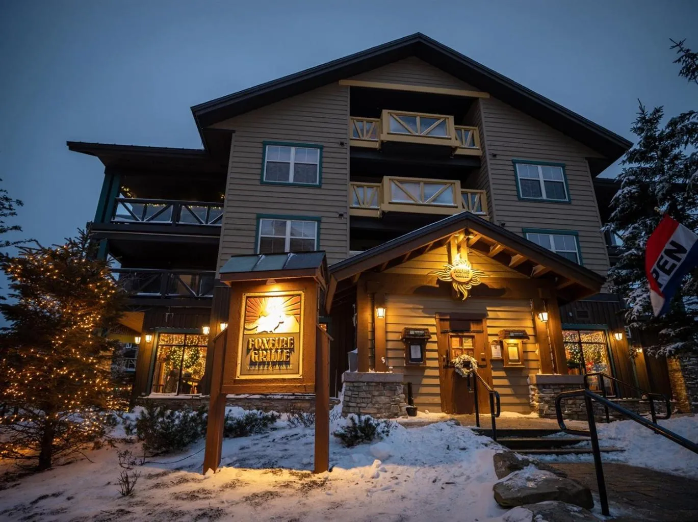 Snowshoe Ski-InSki-Out Steps to Ballhooter Lift Mountain Lodge Condo