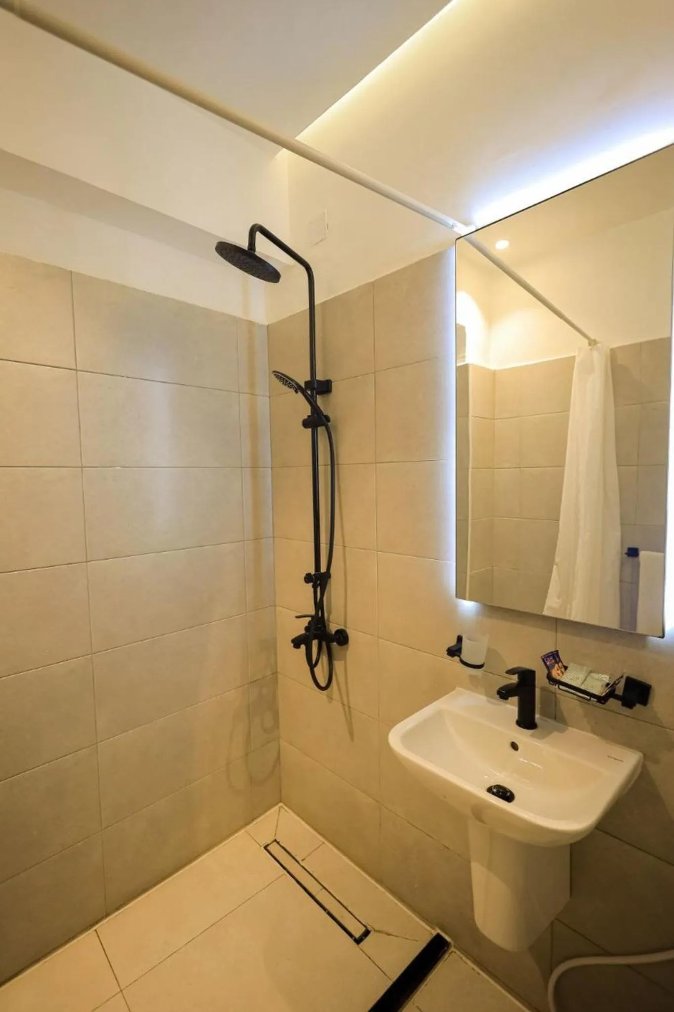 Bathroom in Hapi Hotel