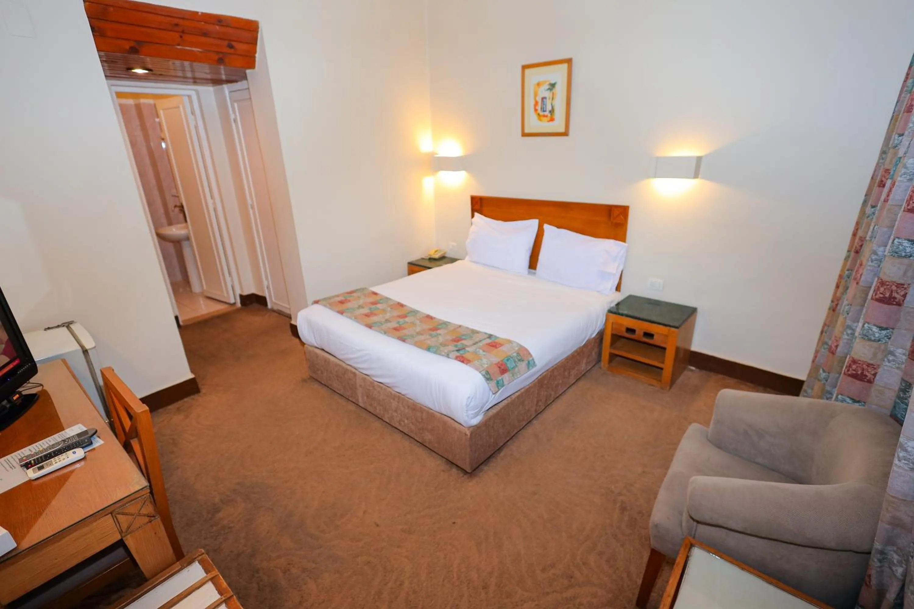 Photo of the whole room, Bed in Hapi Hotel