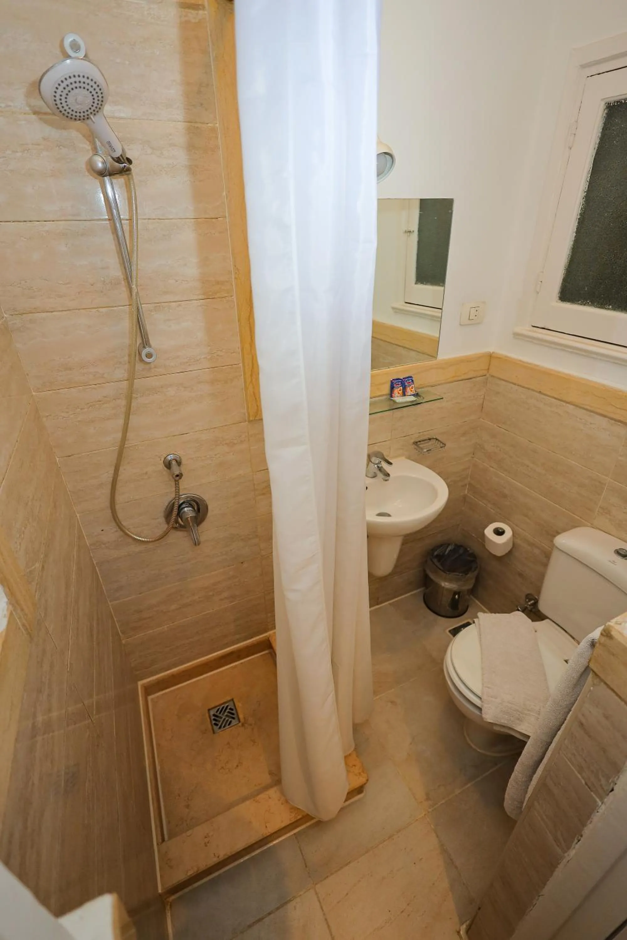 Bathroom in Hapi Hotel