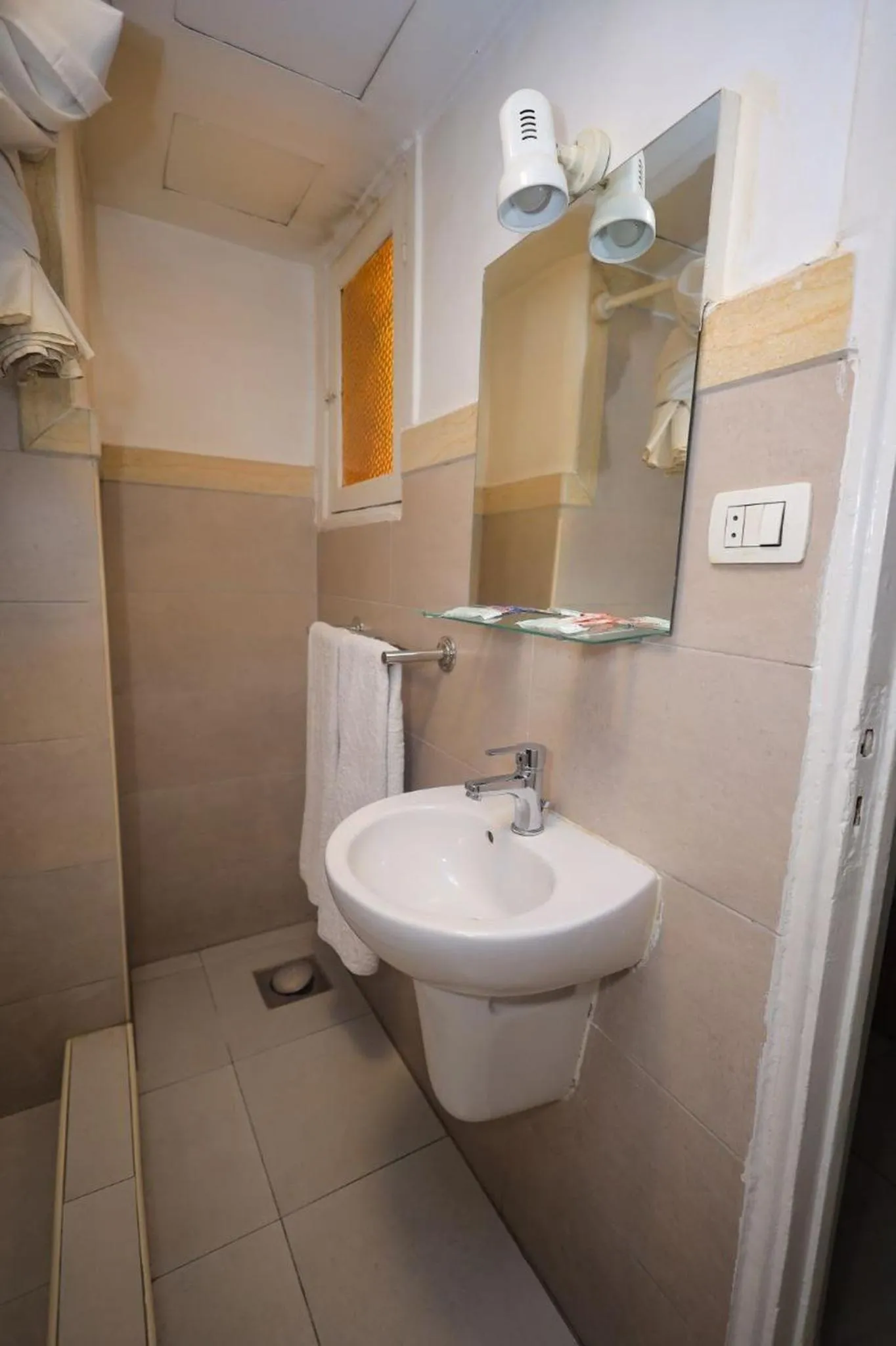 Bathroom in Hapi Hotel