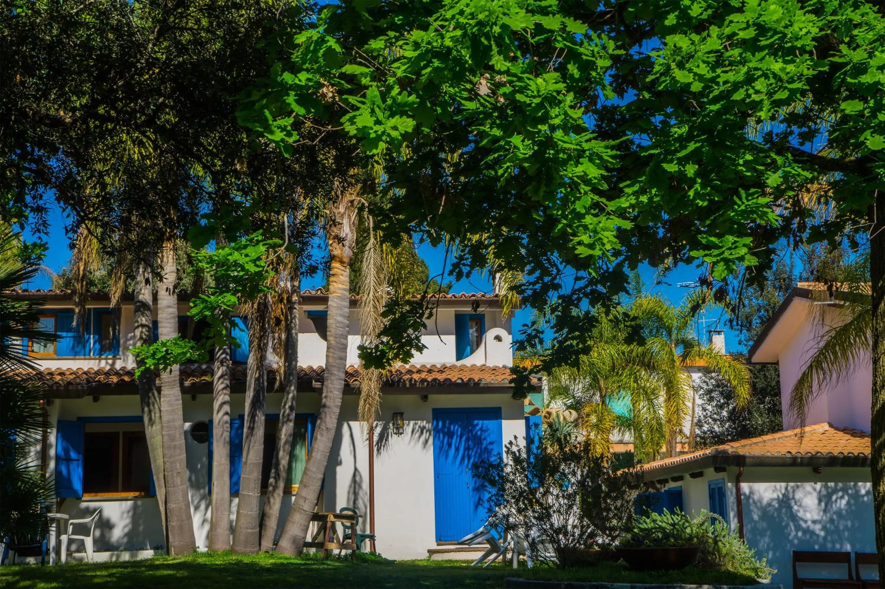 Garden view in Baia D'Oro