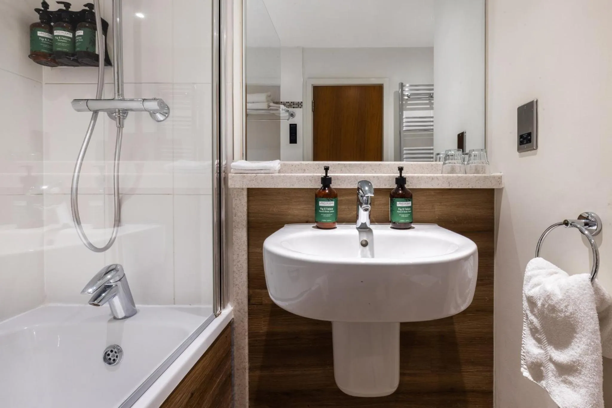 Bathroom in voco Oxford Thames by IHG