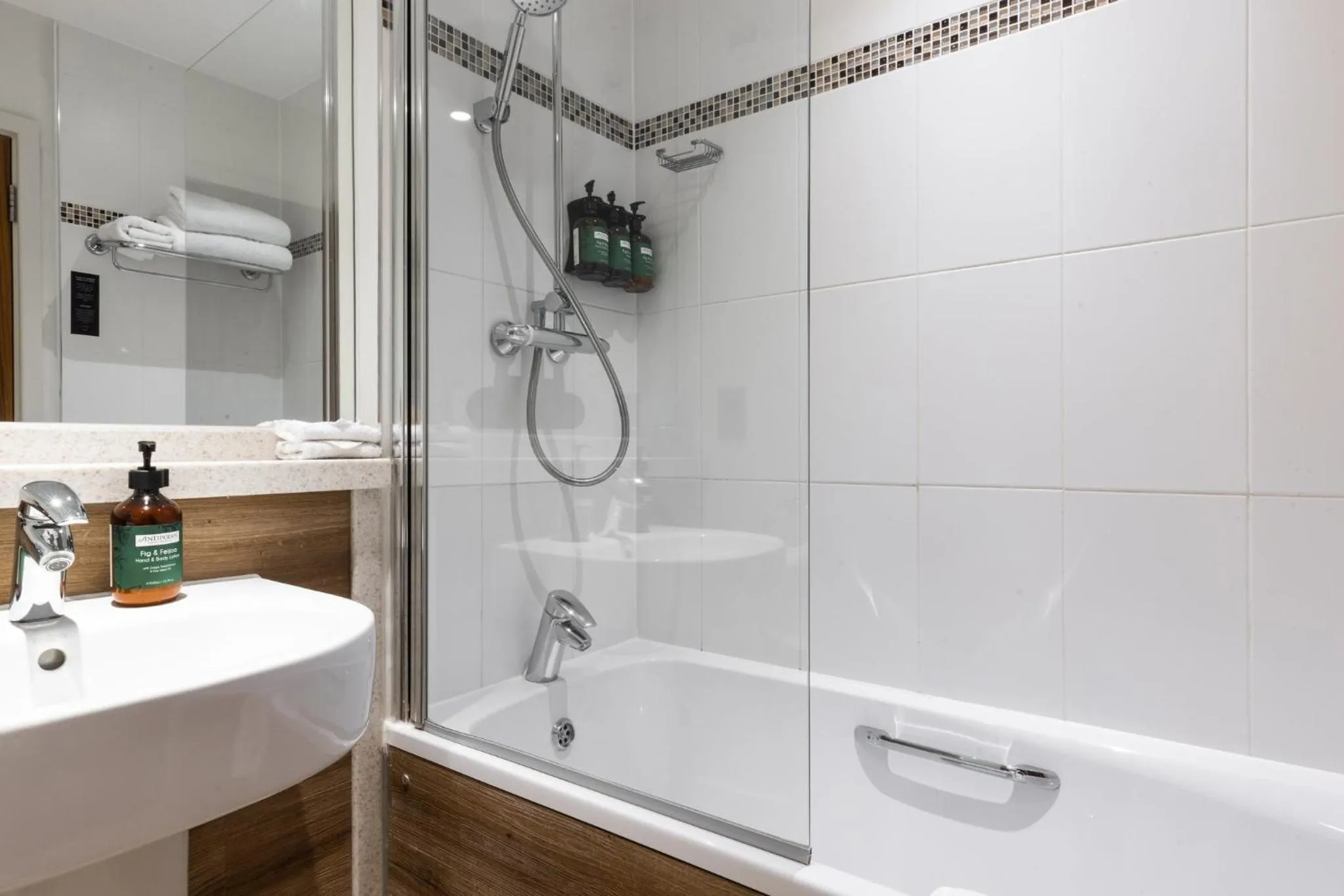 Bathroom in voco Oxford Thames by IHG