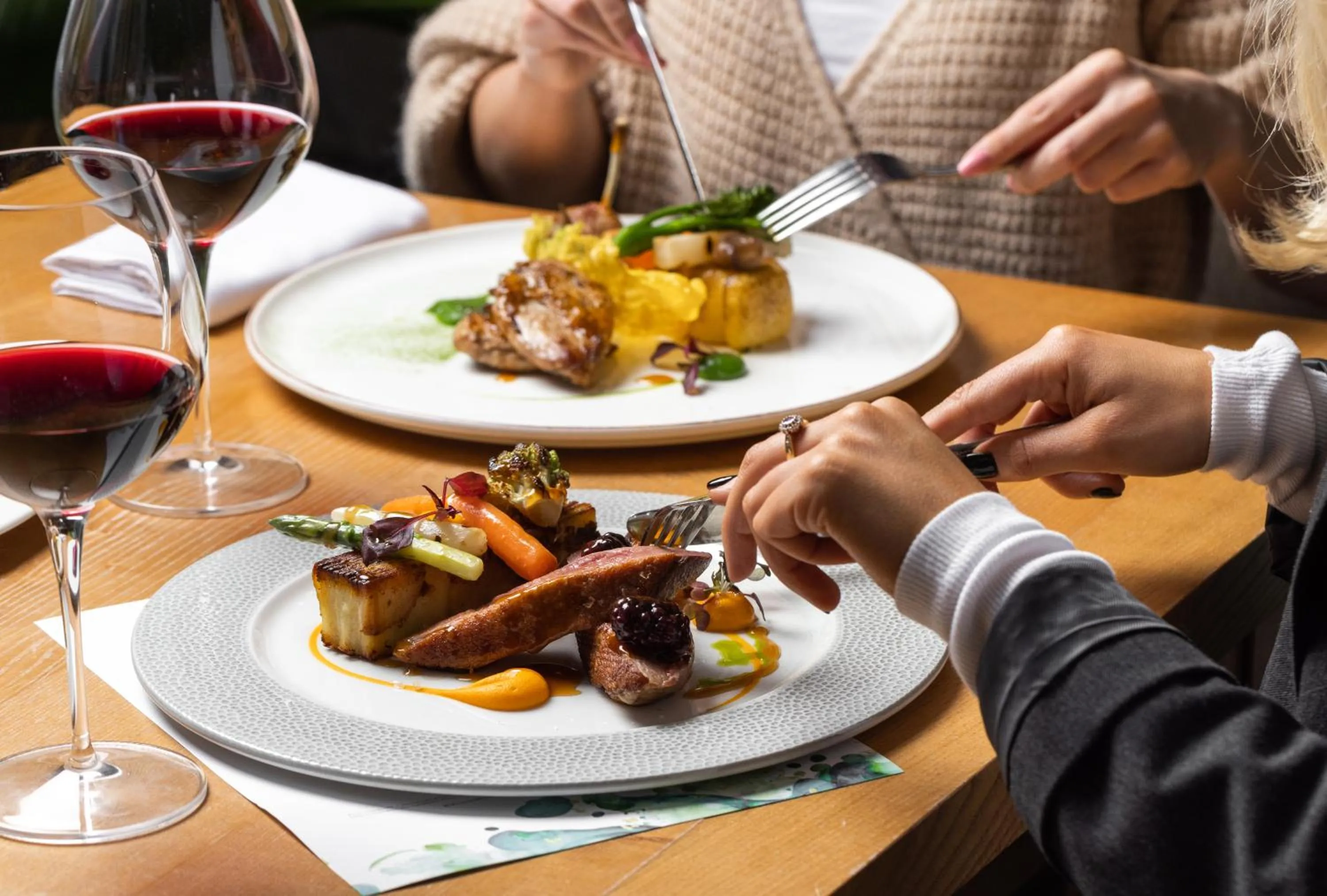 Food and drinks in voco Oxford Thames by IHG