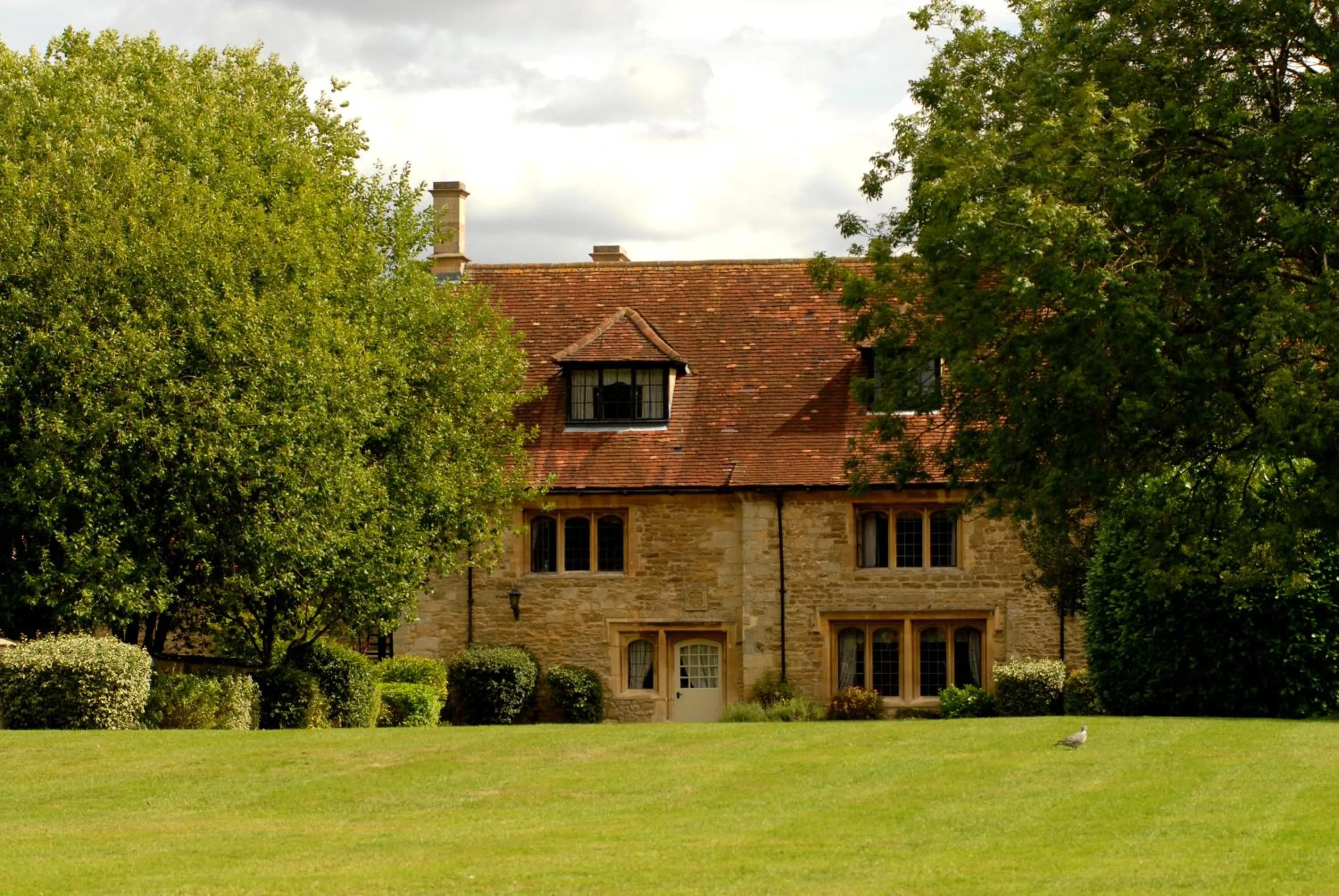 Property building in voco Oxford Thames by IHG