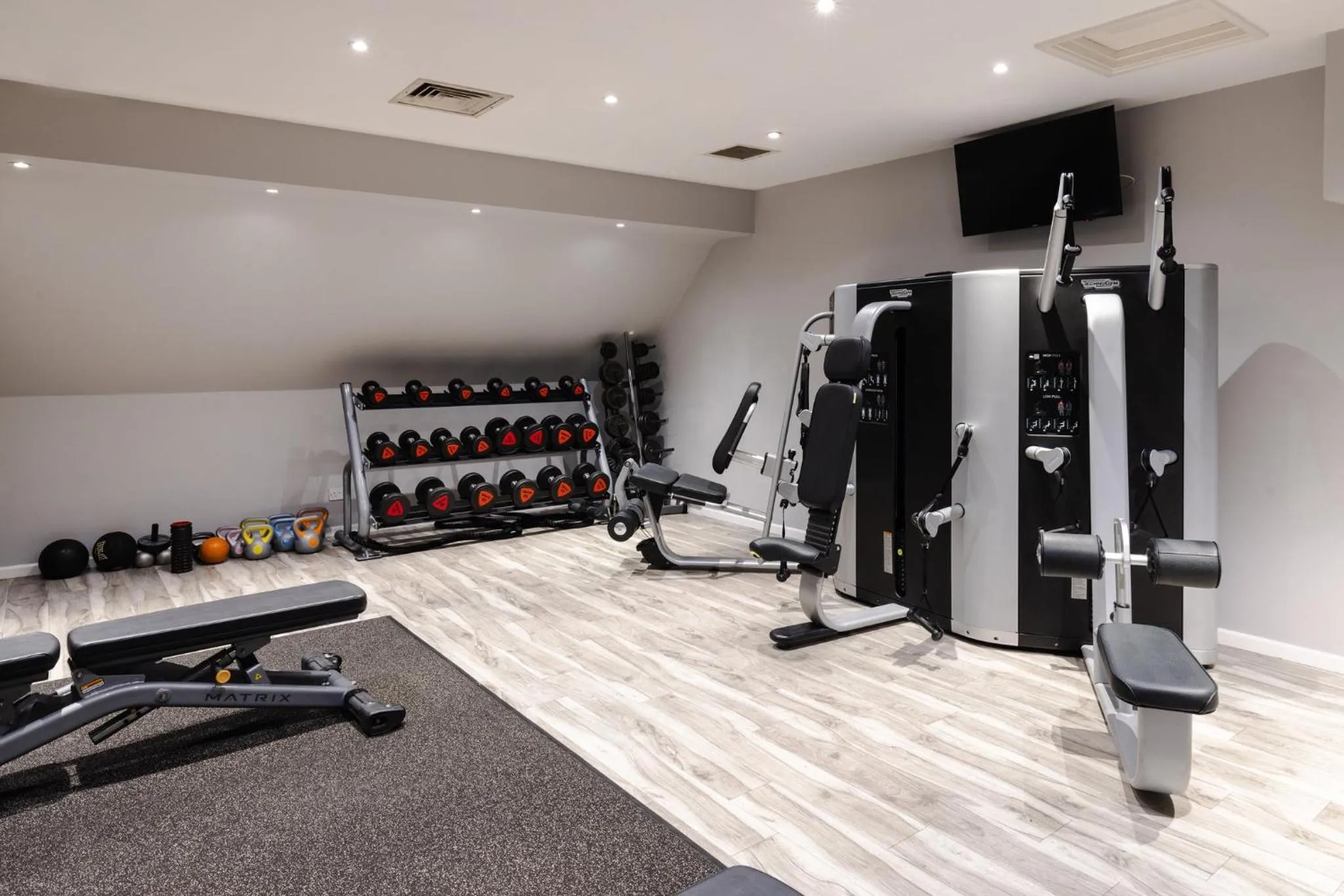 Fitness centre/facilities in voco Oxford Thames by IHG