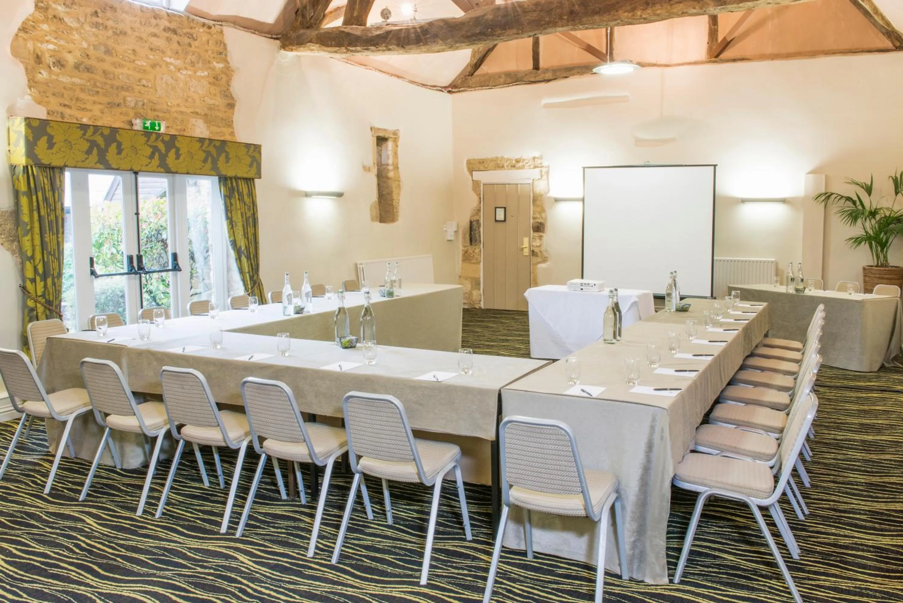 Meeting/conference room in voco Oxford Thames by IHG