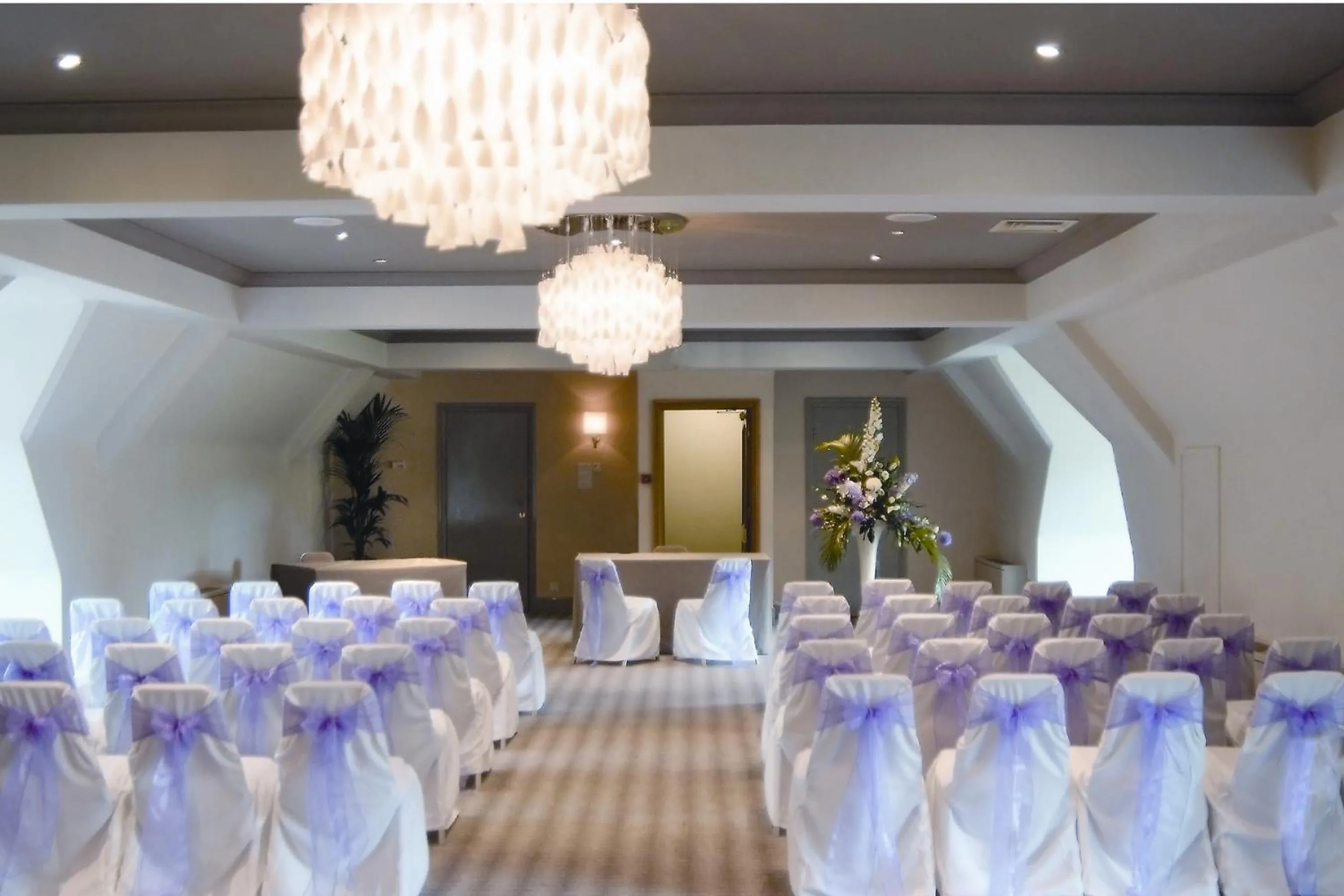 Banquet/Function facilities in voco Oxford Thames by IHG