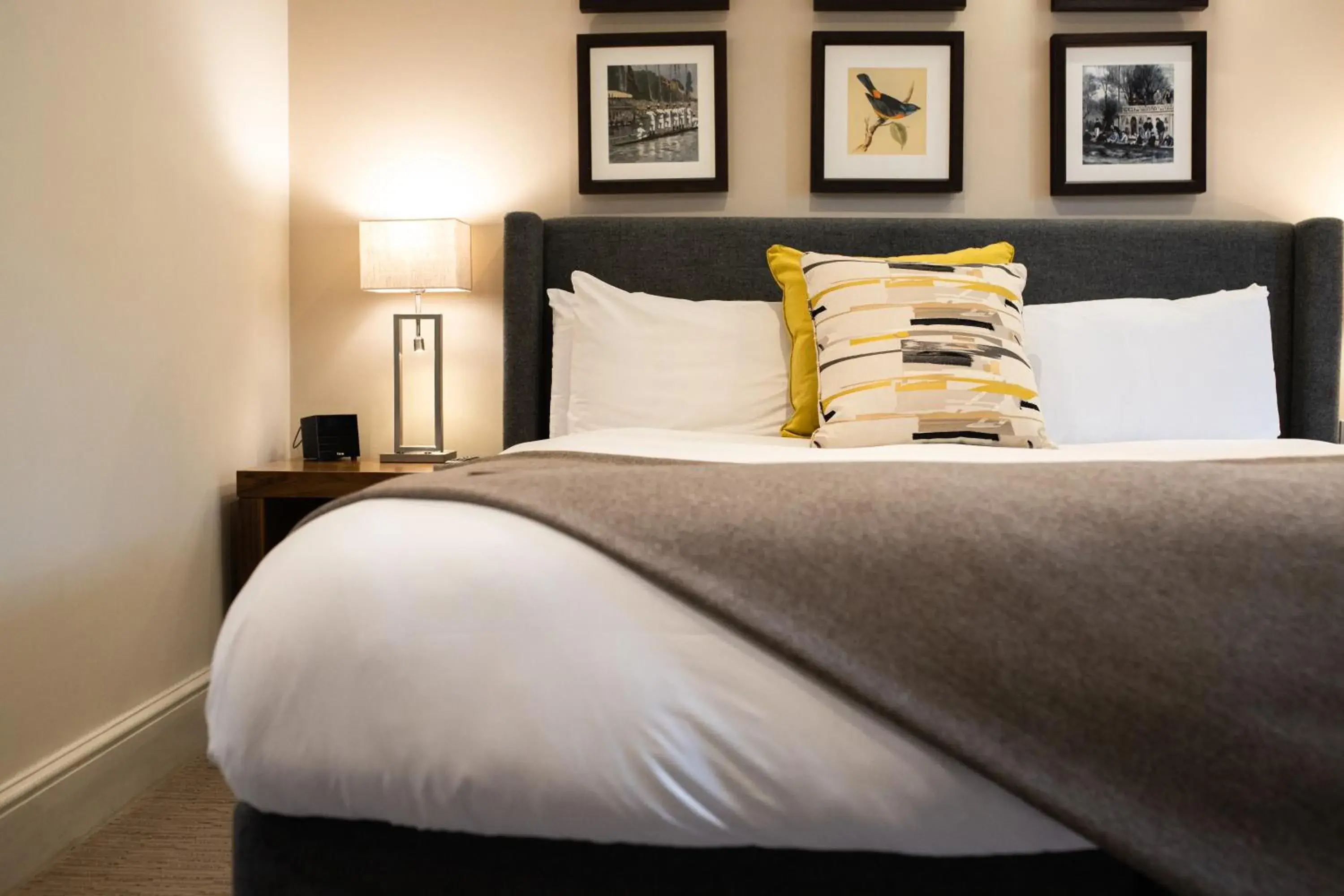 Premium King Room - Disability Access in voco Oxford Thames by IHG Premium King Room - Disability Access in voco Oxford Thames by IHG