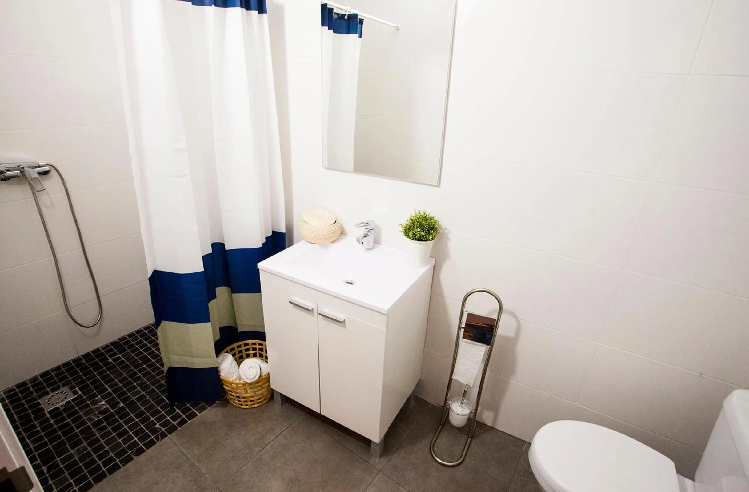 Public Bath in B&B El Mercat