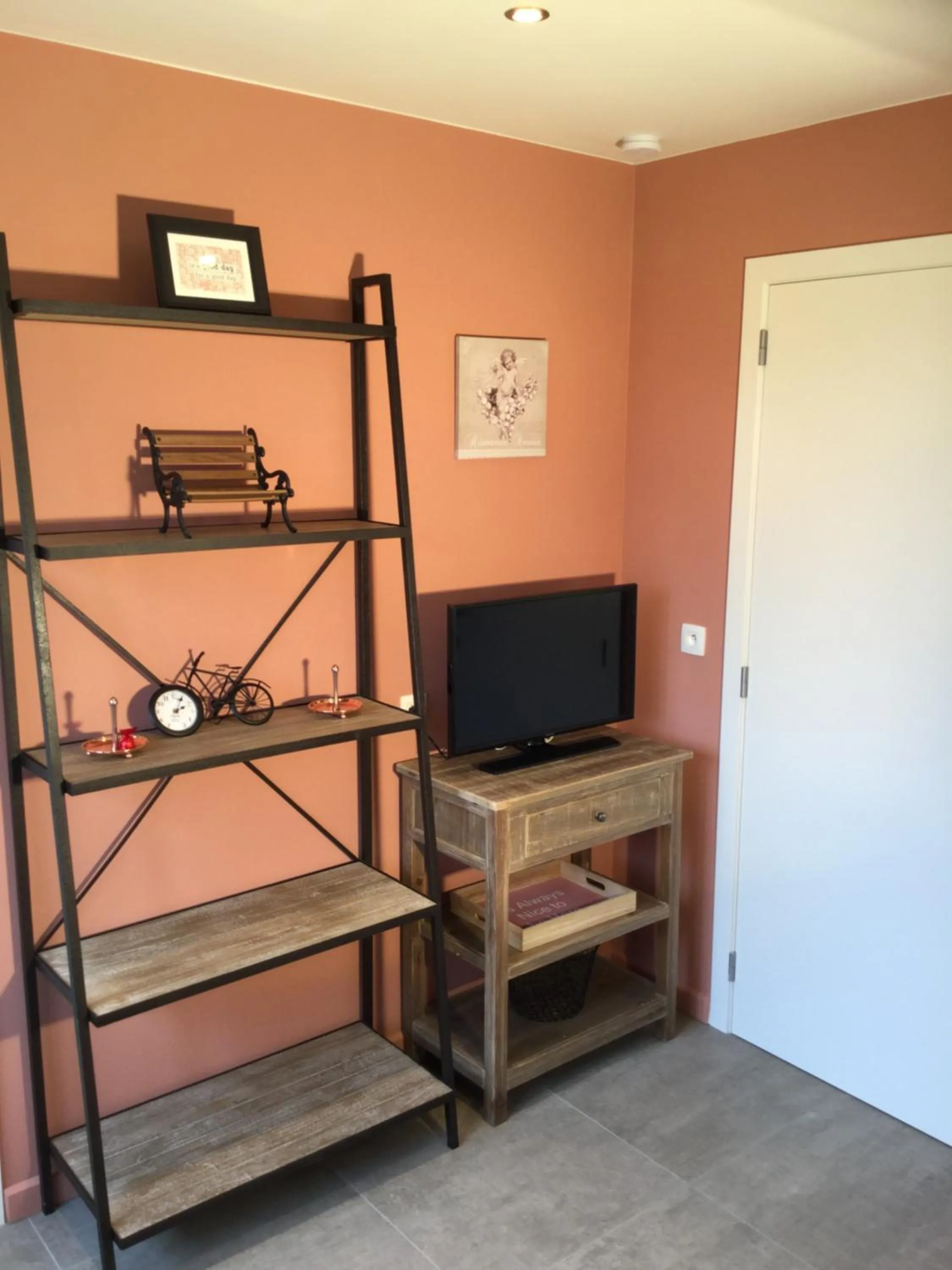 Photo of the whole room, Bed in B&B 22