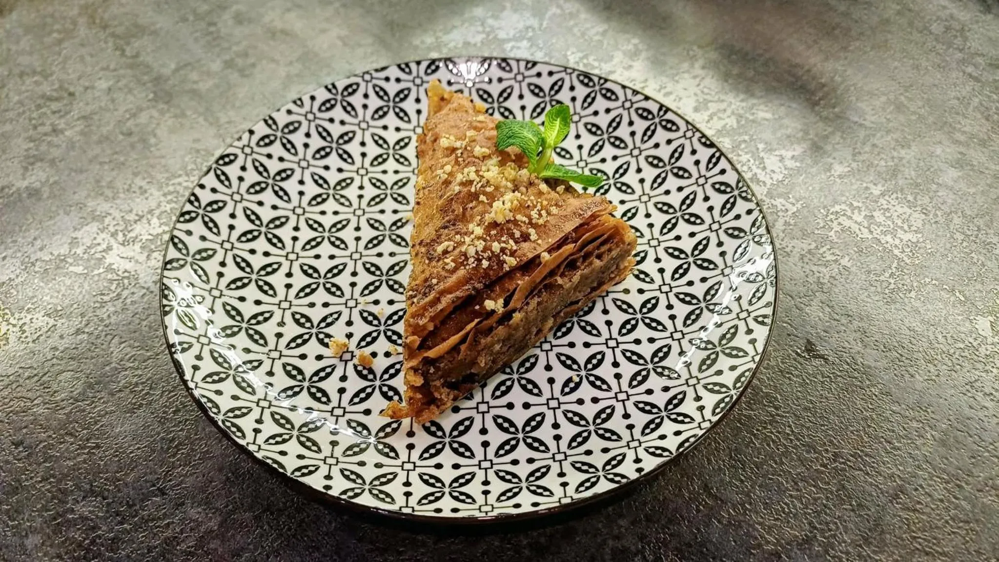 Restaurant/places to eat in All Seasons Residence Design Hotel - Free parking