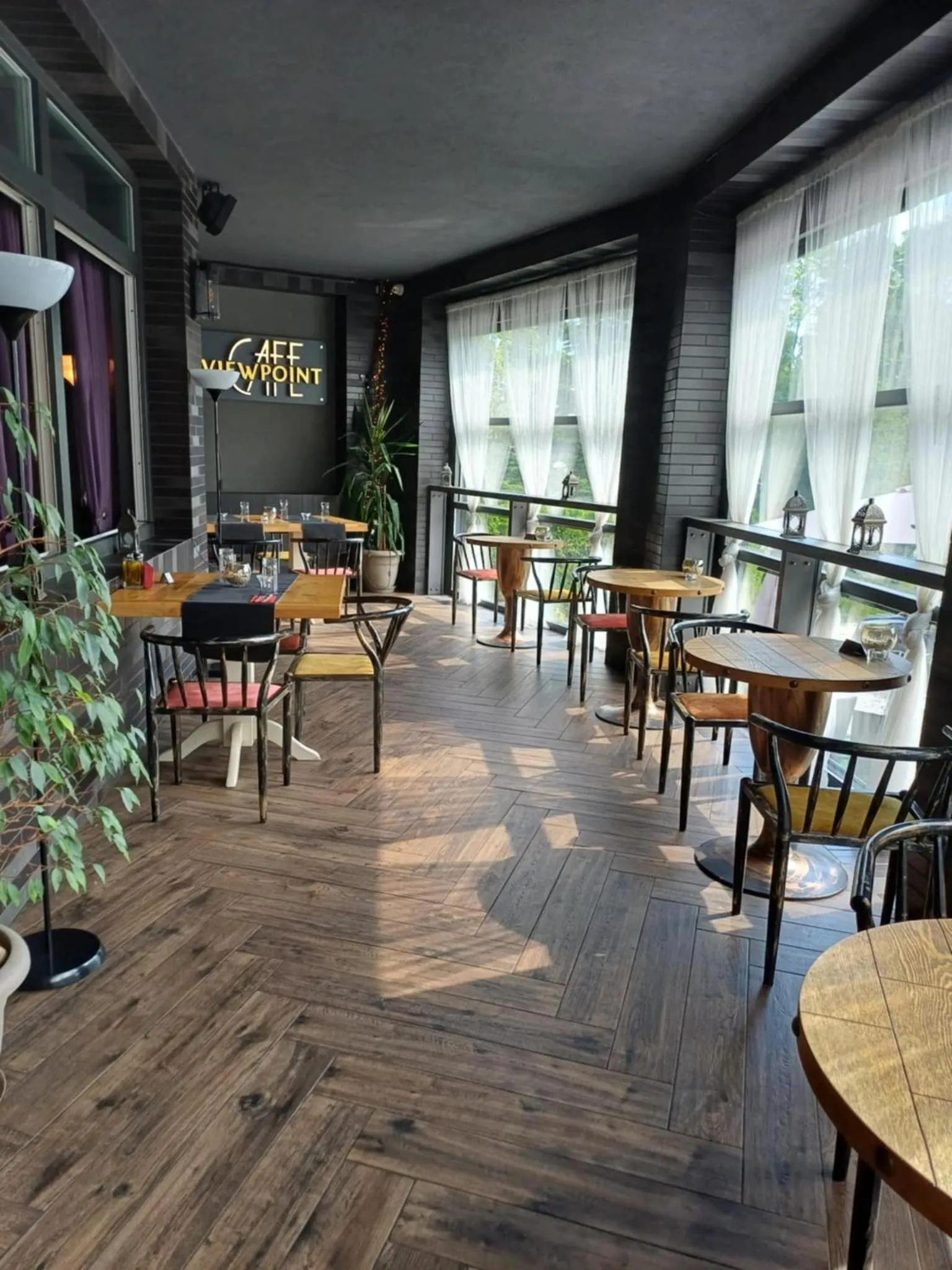 Lounge or bar in All Seasons Residence Design Hotel - Free parking