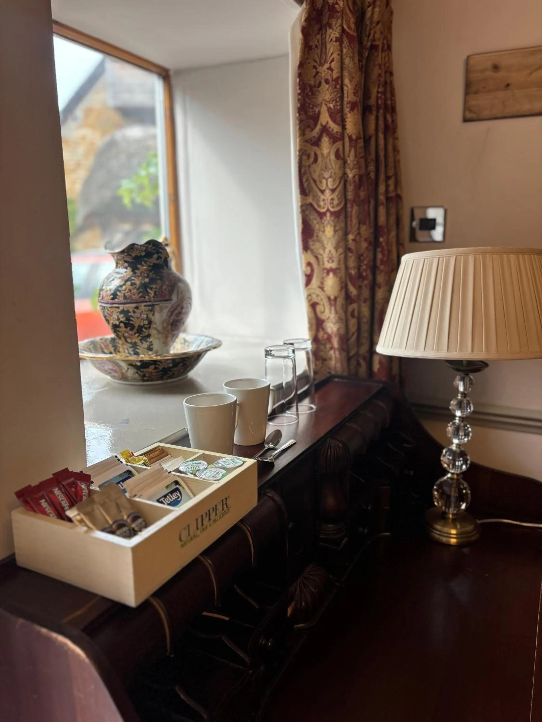 TV and multimedia in The George Hotel