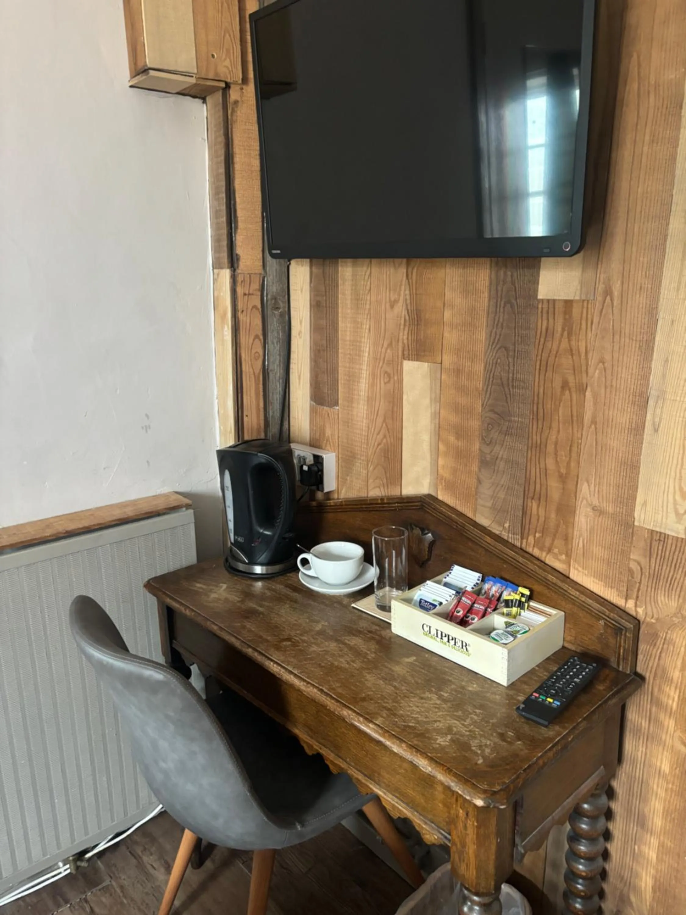 TV and multimedia in The George Hotel