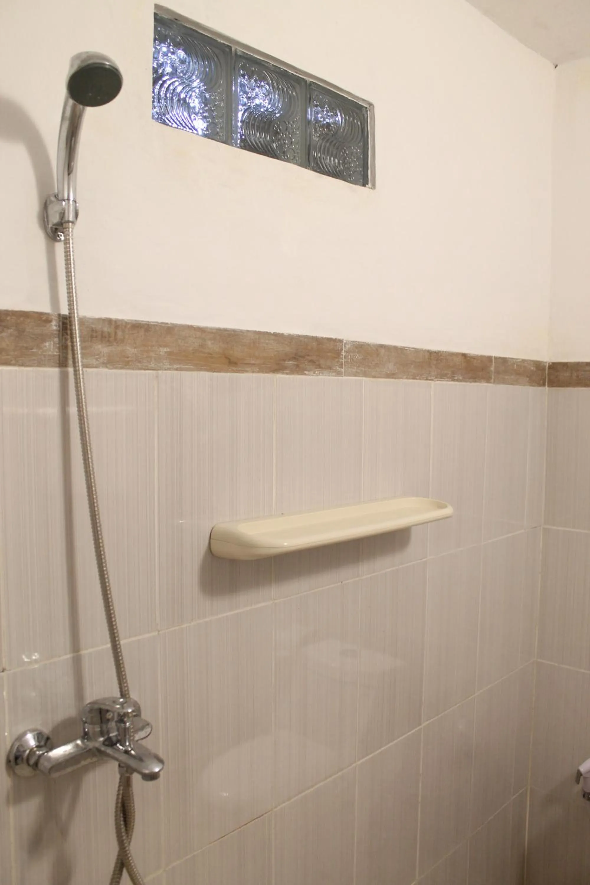 Shower in Casa D'Sami B & B