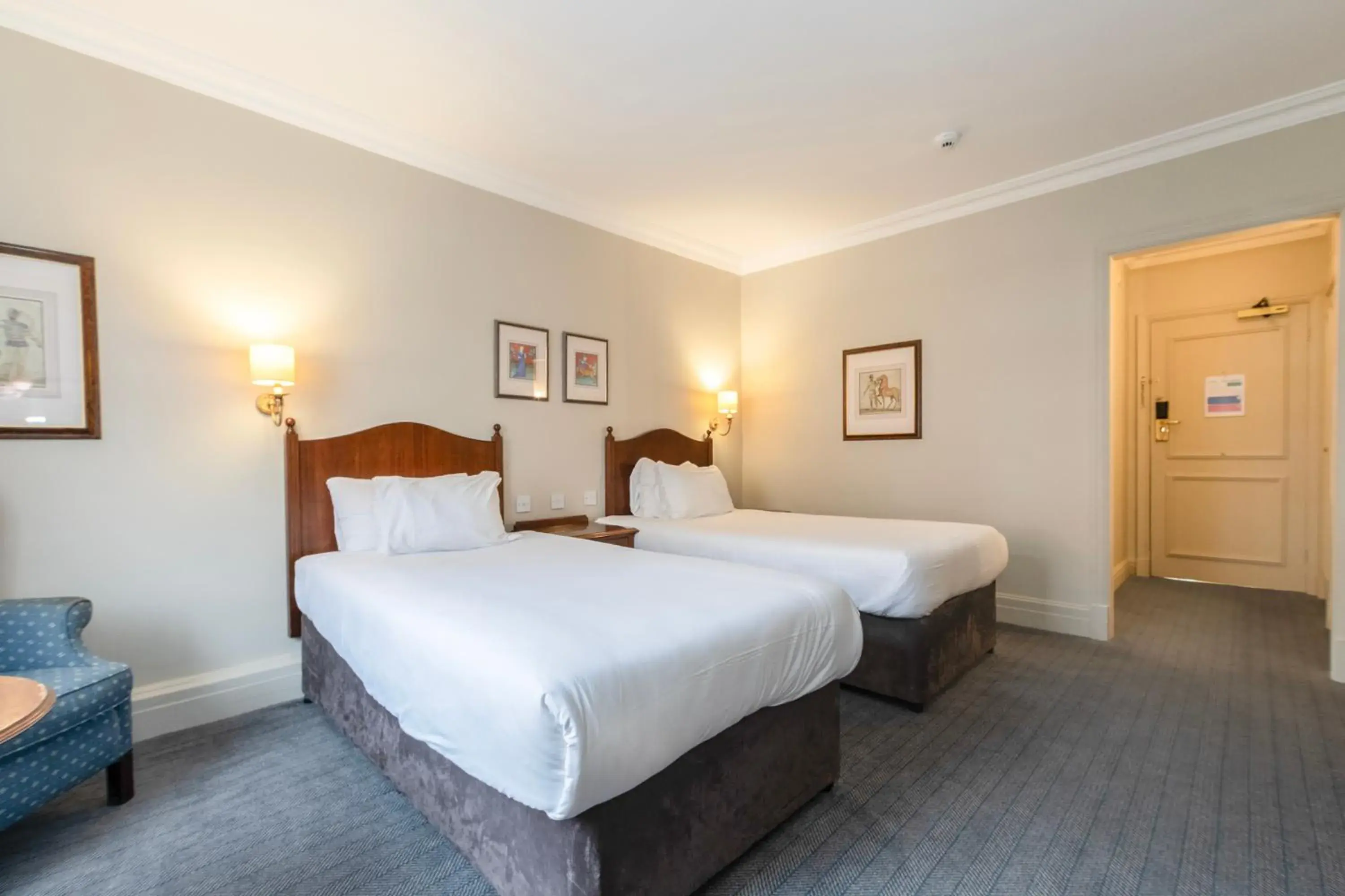 Standard Twin Room in Winchester Wessex Hotel by Sunday Standard Twin Room in Winchester Wessex Hotel by Sunday