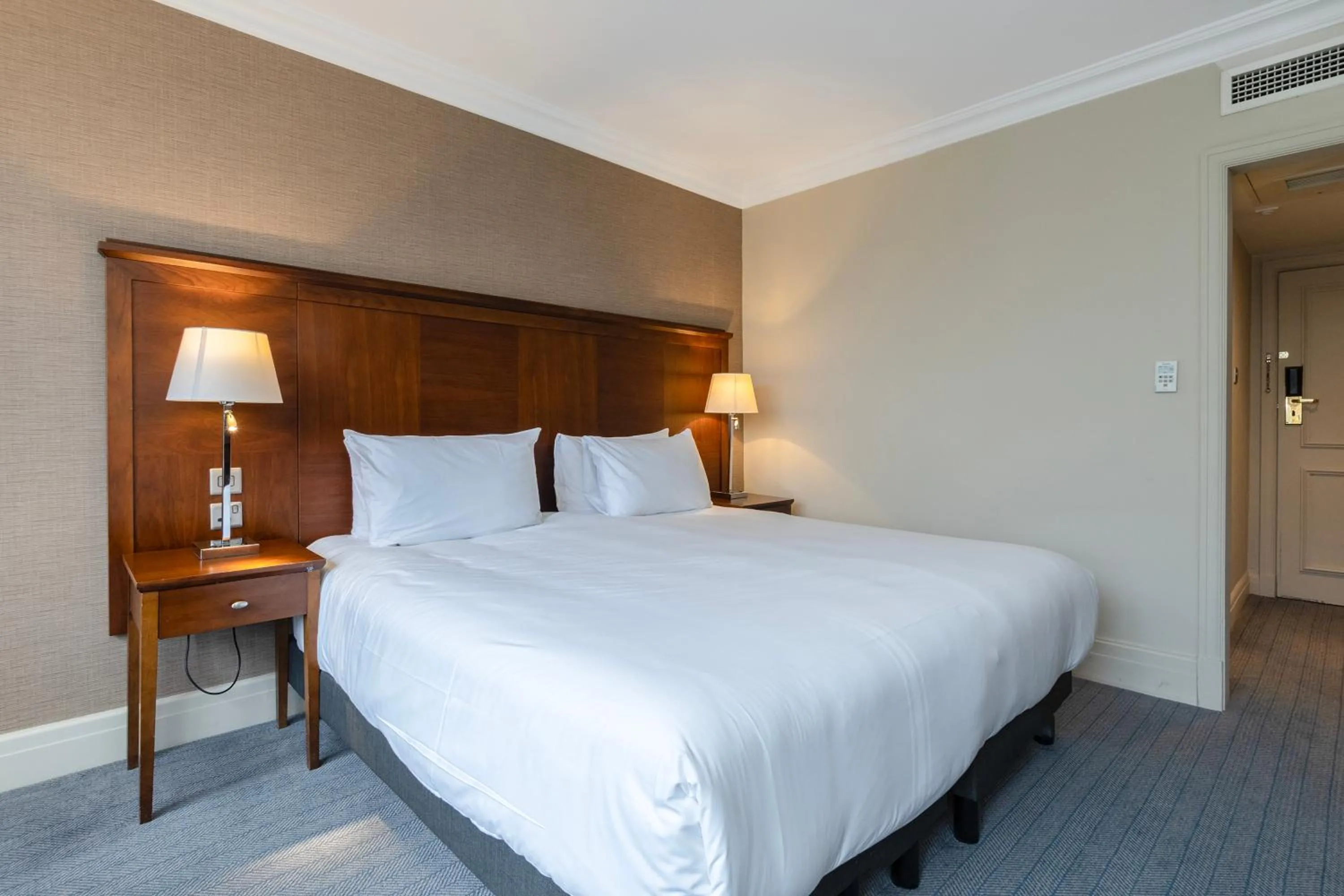 Bedroom, Bed in Winchester Wessex Hotel by Sunday