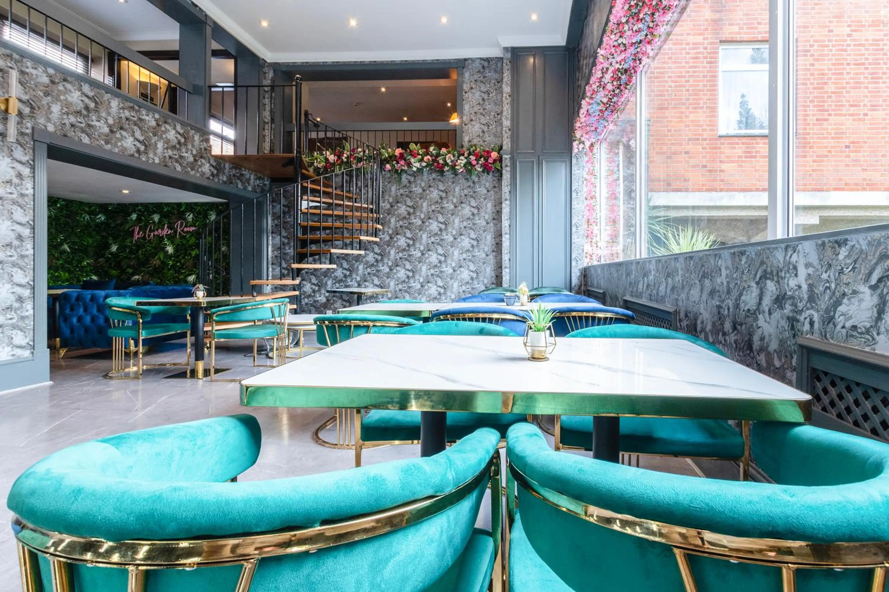 Lounge or bar in Winchester Wessex Hotel by Sunday