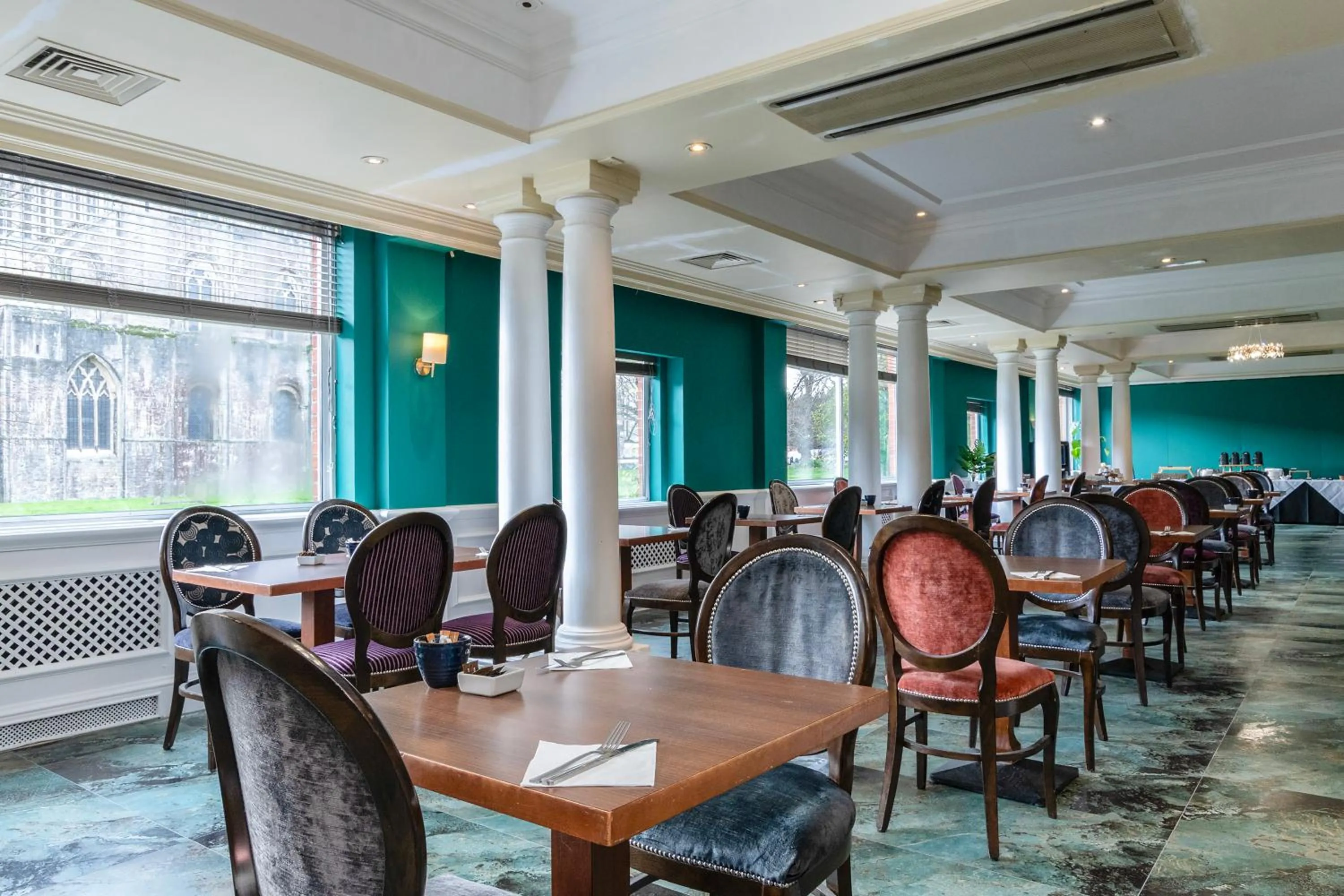 Restaurant/places to eat in Winchester Wessex Hotel by Sunday