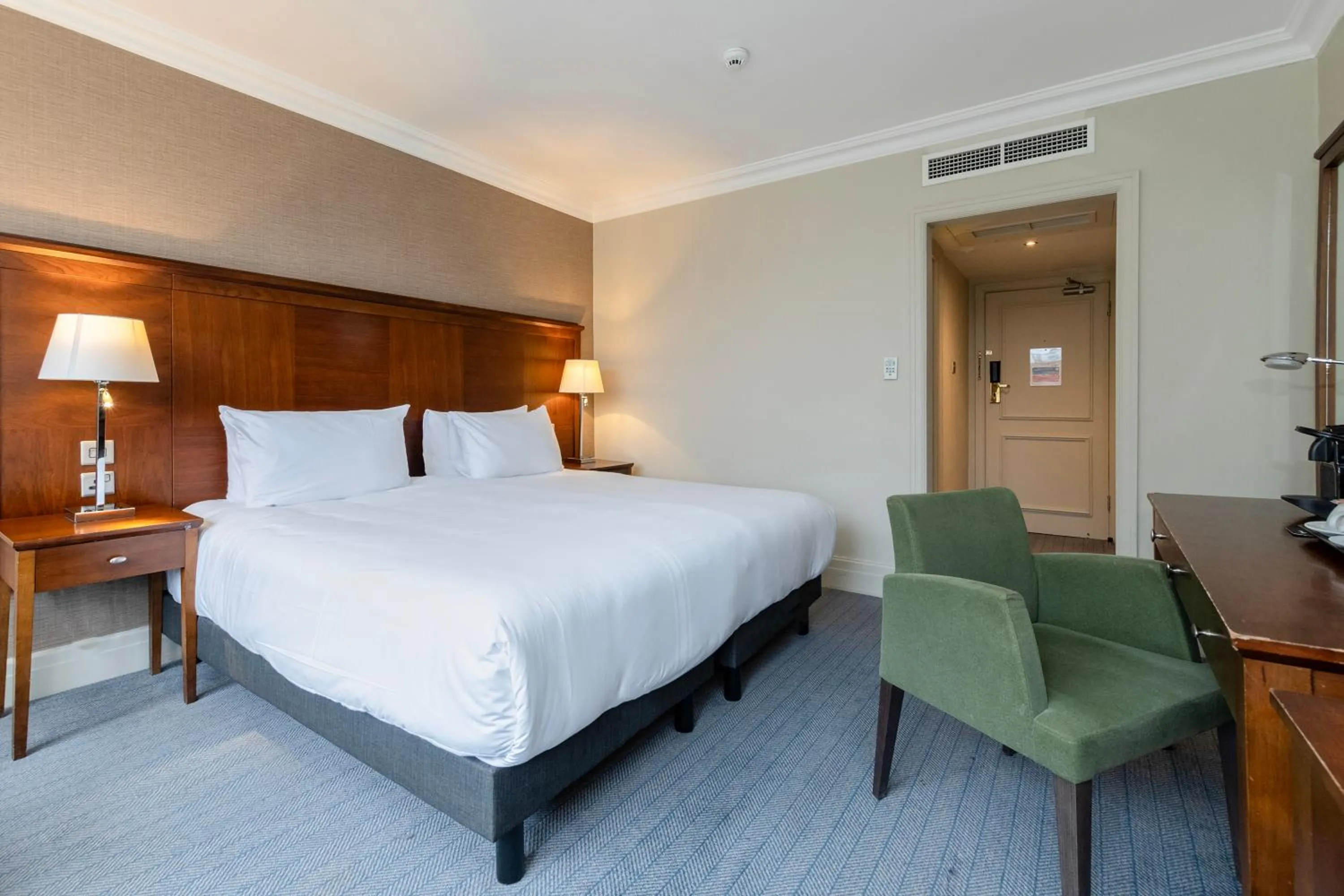 Bedroom, Bed in Winchester Wessex Hotel by Sunday