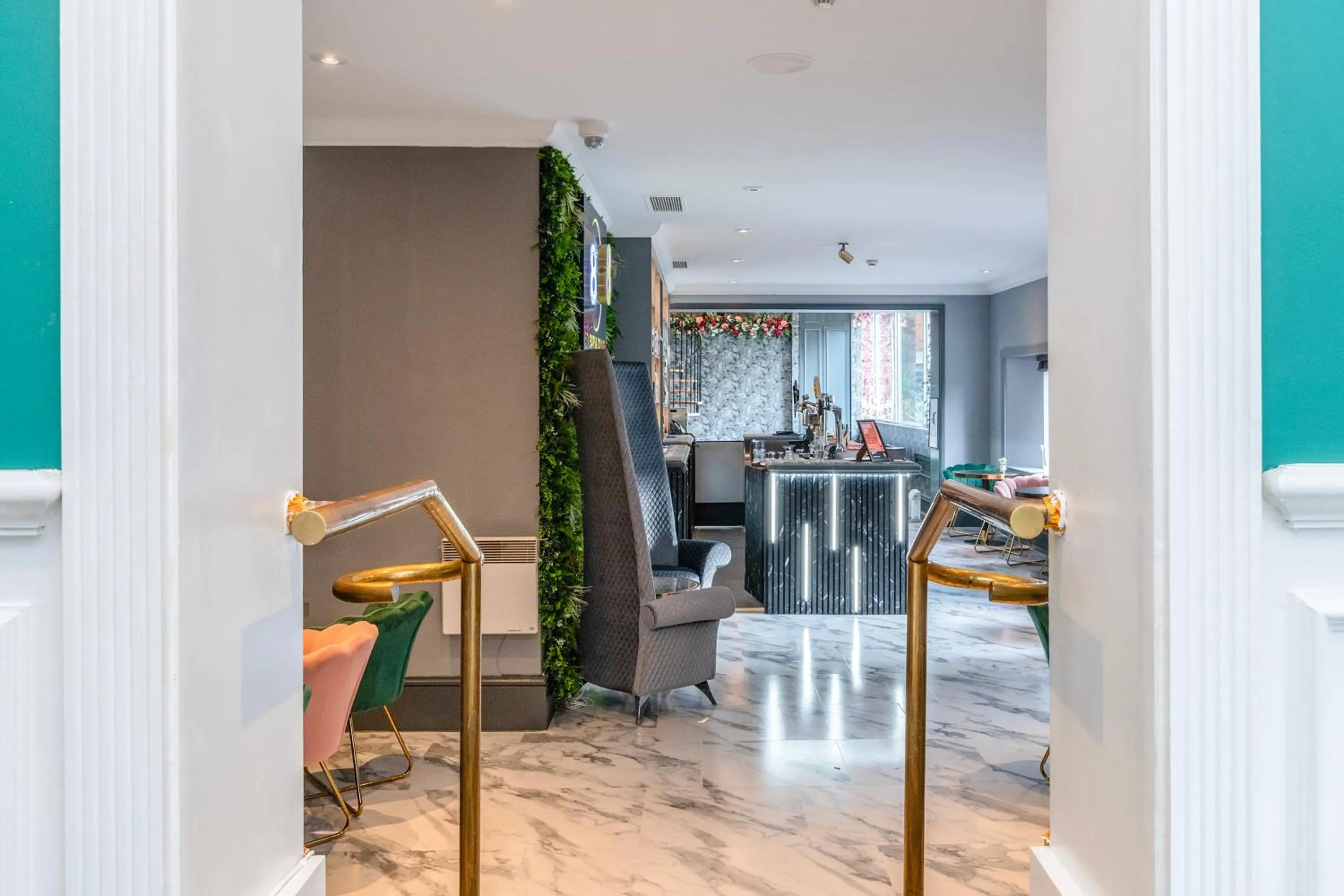 Lounge or bar in Winchester Wessex Hotel by Sunday