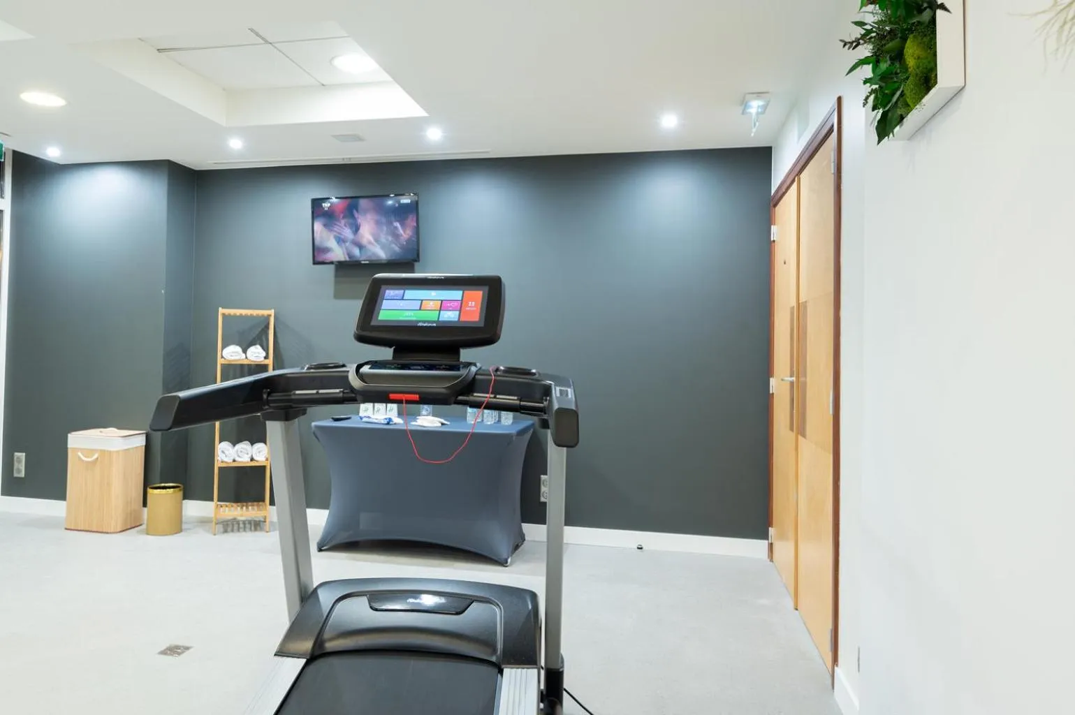 Fitness centre/facilities in Holiday Inn Calais-Centre by IHG