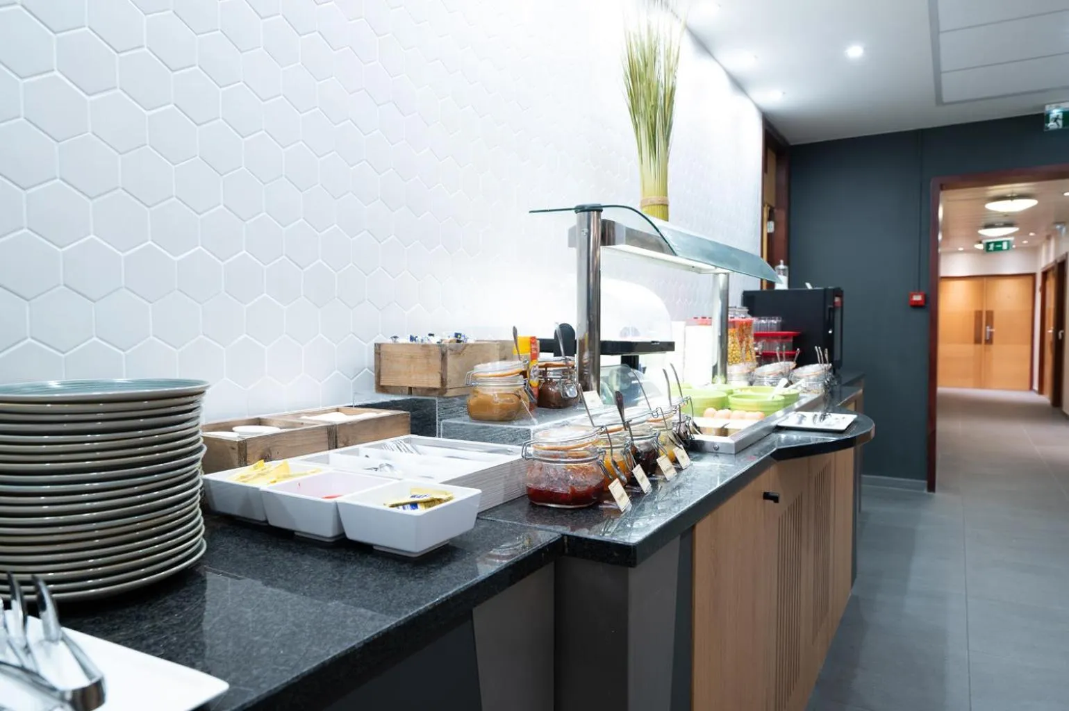 Buffet breakfast in Holiday Inn Calais-Centre by IHG