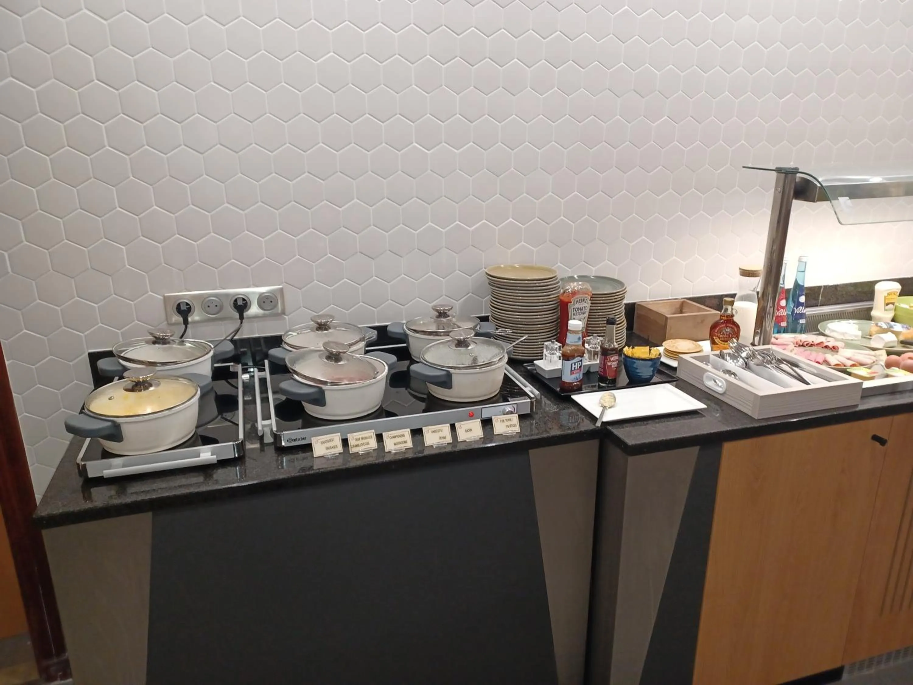 Breakfast in Holiday Inn Calais-Centre by IHG