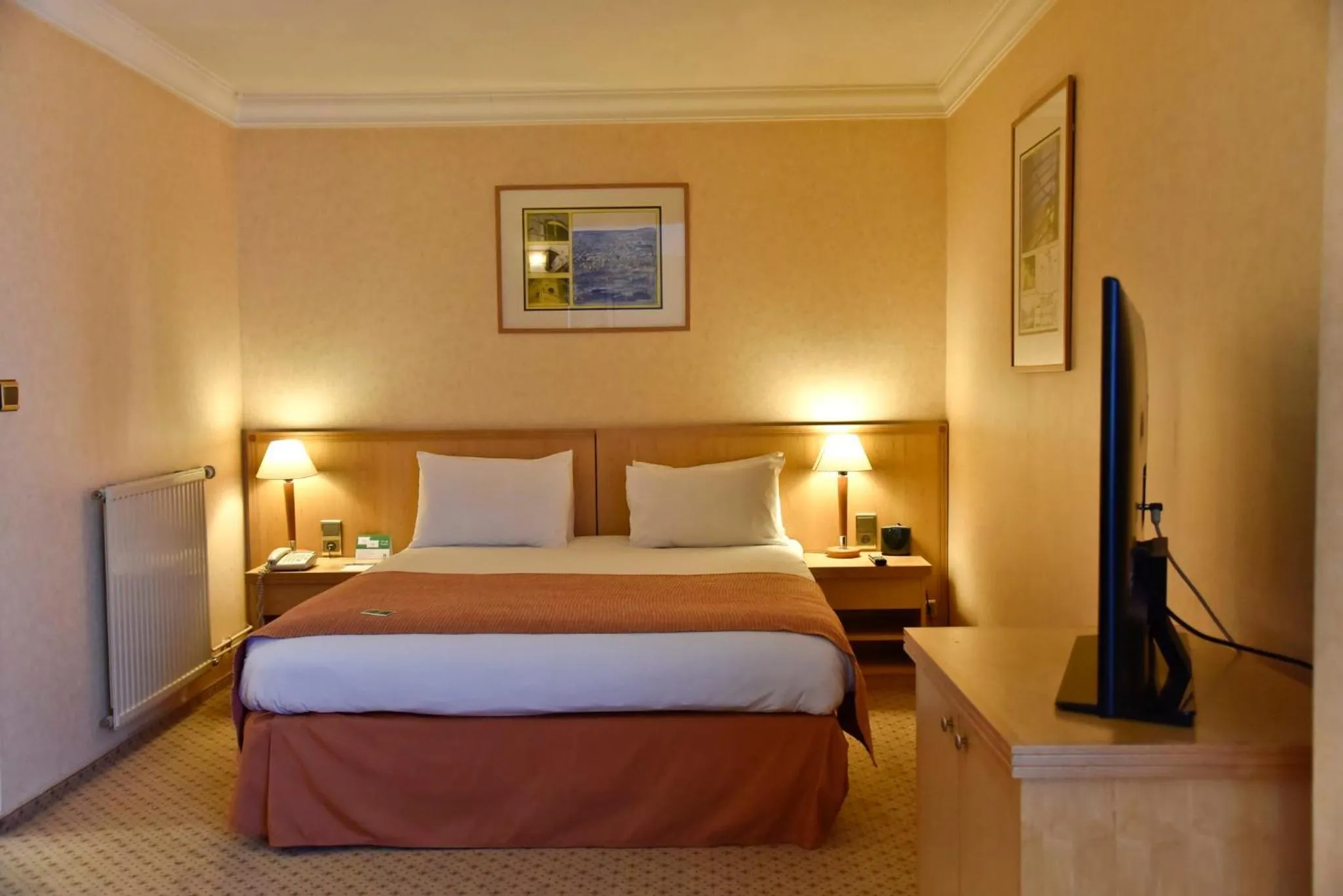 Photo of the whole room, Bed in Holiday Inn Calais-Centre by IHG