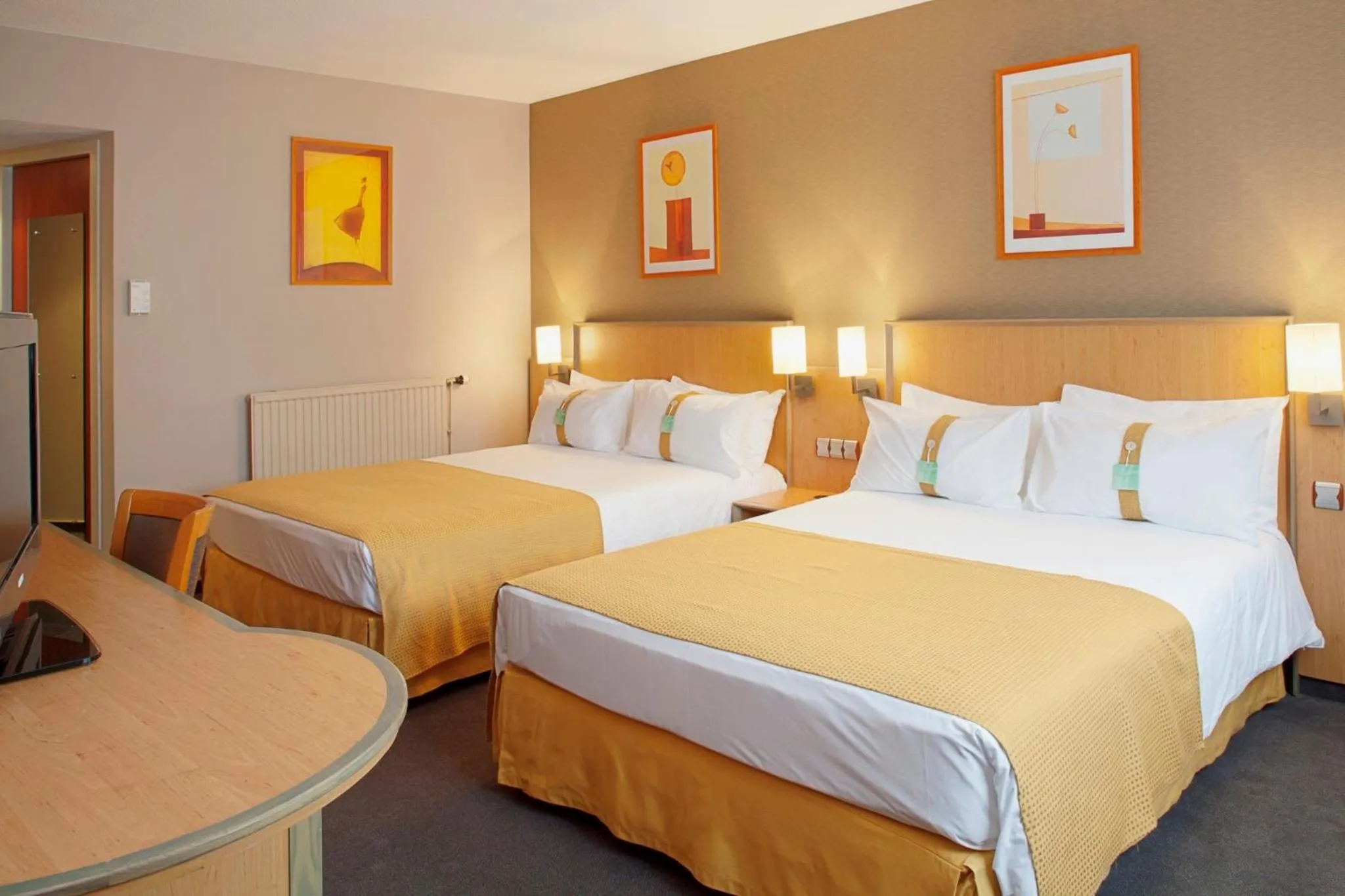 Photo of the whole room, Bed in Holiday Inn Calais-Centre by IHG