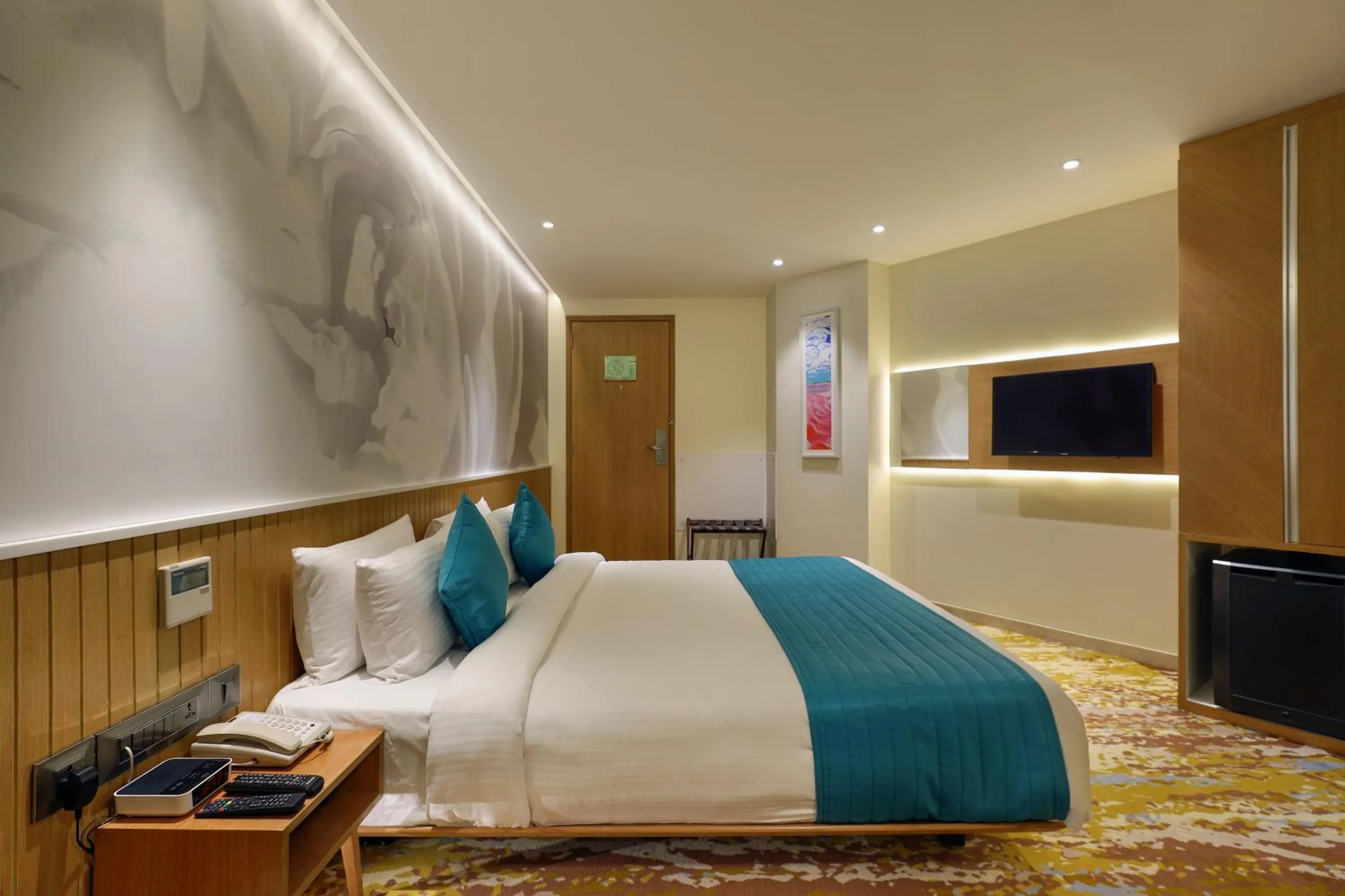 Photo of the whole room, Bed in Effotel by Sayaji Vadodara