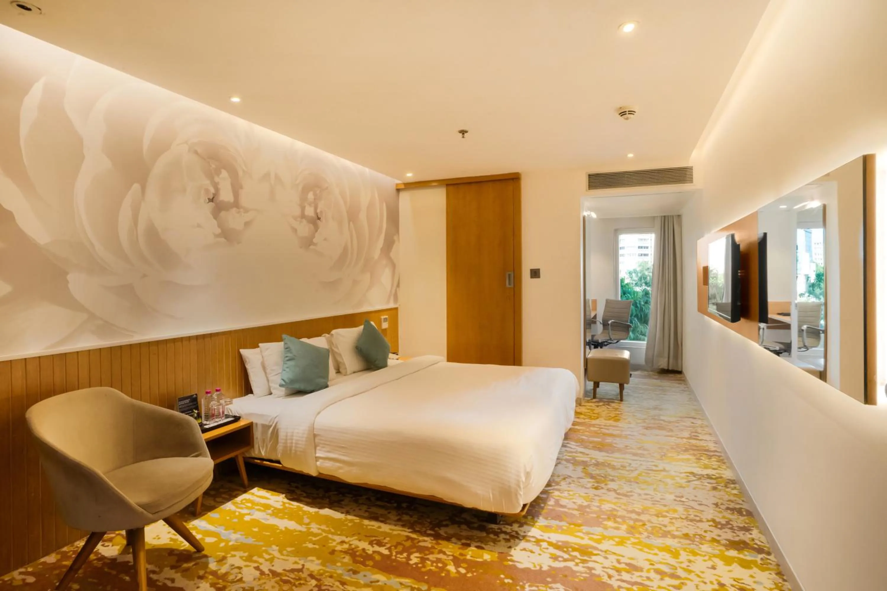 Photo of the whole room, Bed in Effotel by Sayaji Vadodara