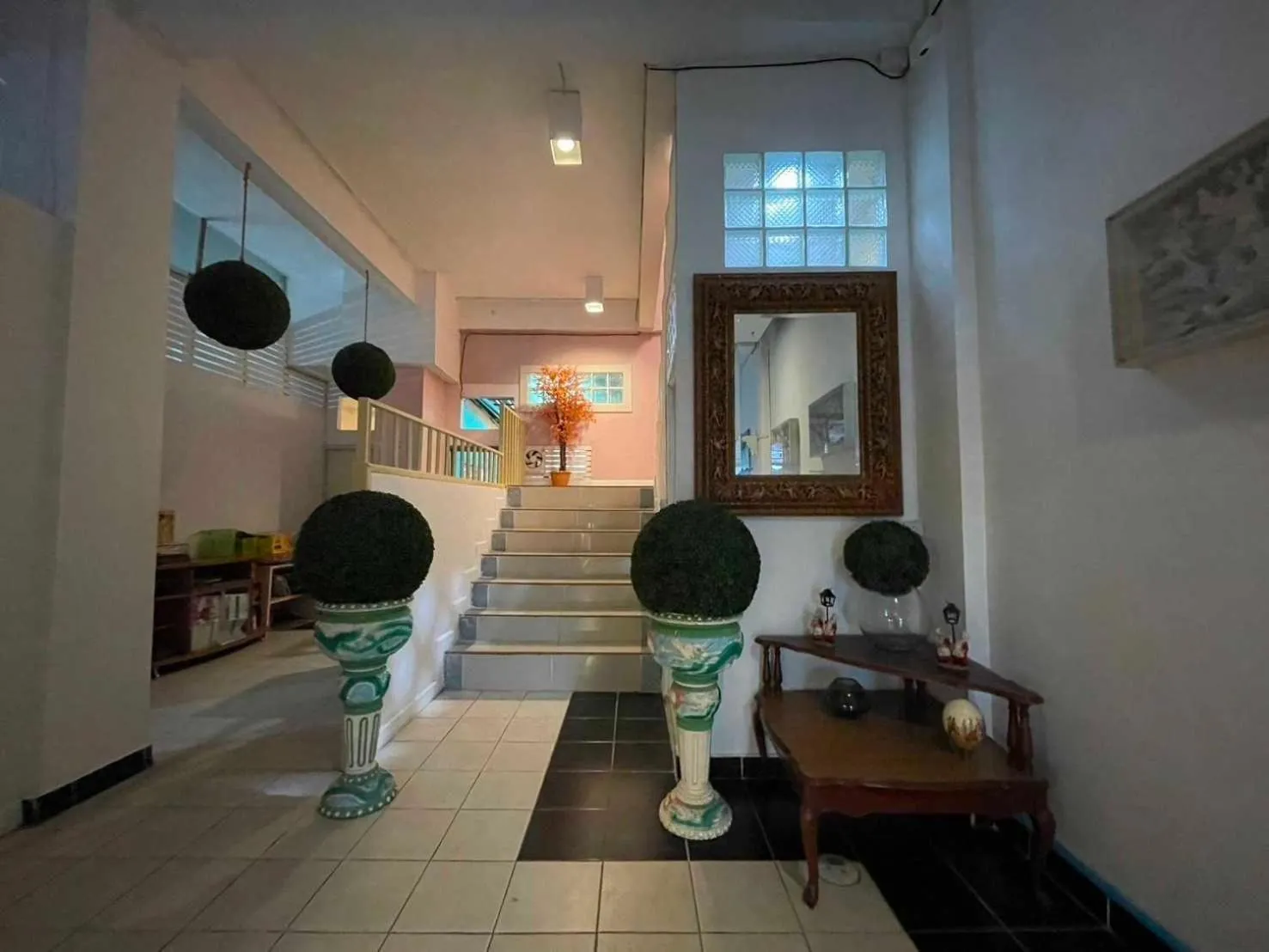 Lobby or reception in OYO 75486 Anna Residence Jomtien