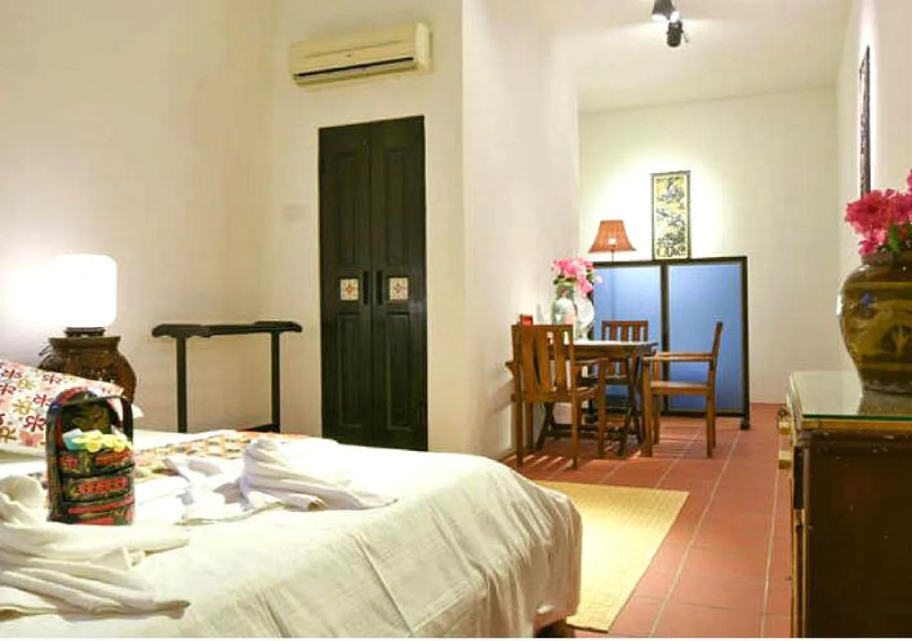 Bed in Ohana House HQ