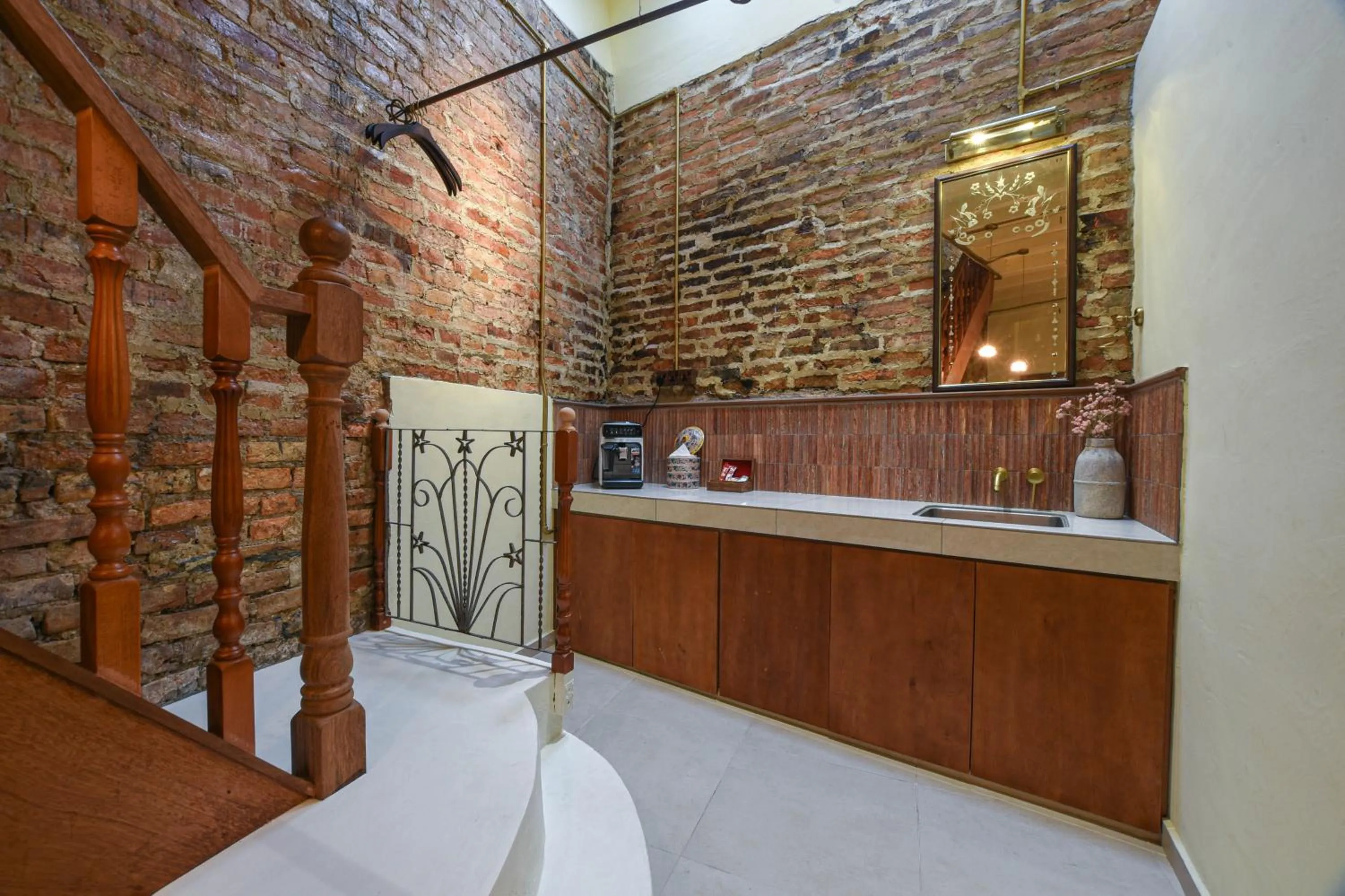 Kitchen or kitchenette in Ohana House HQ