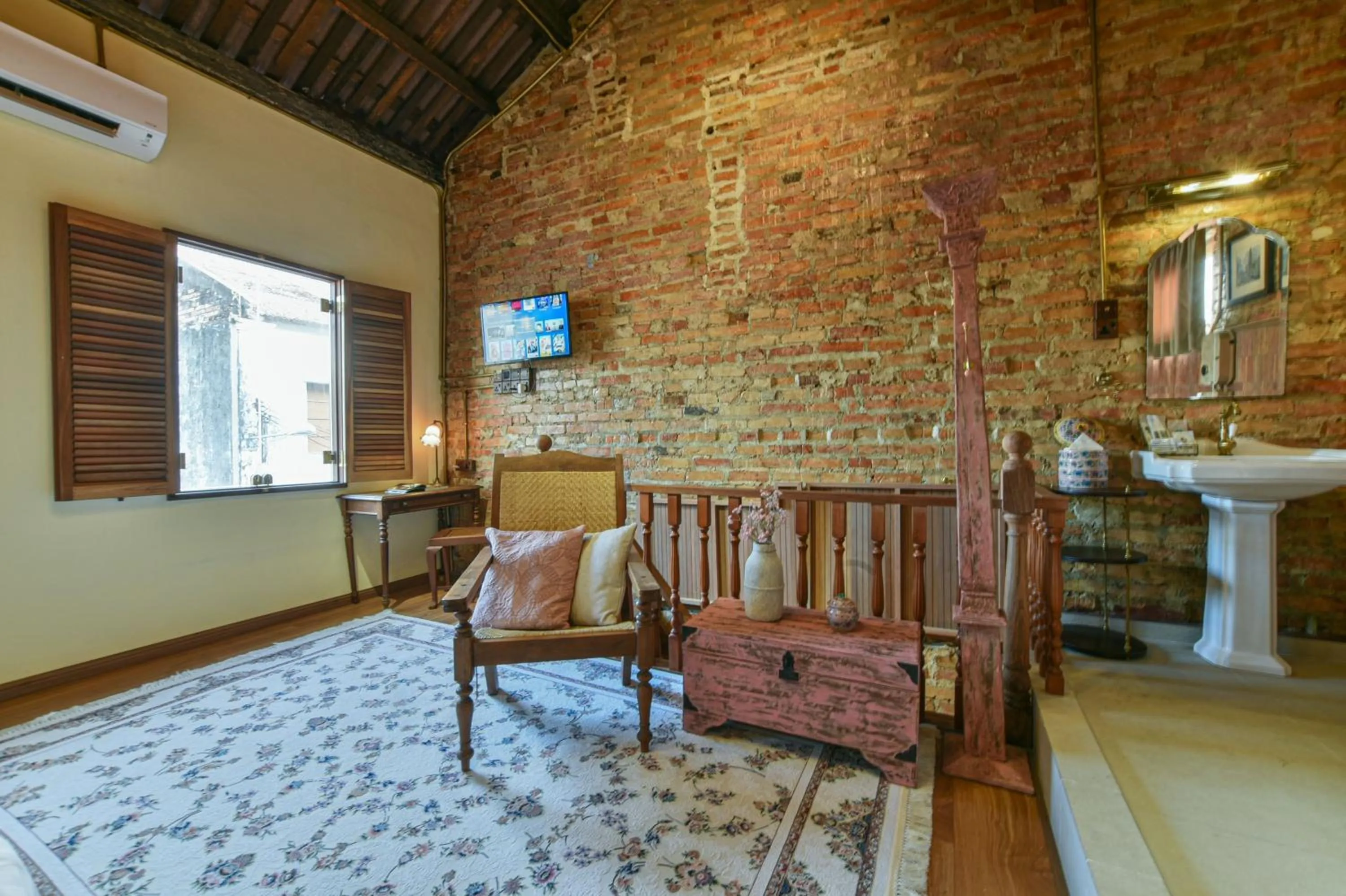 Seating area in Ohana House HQ