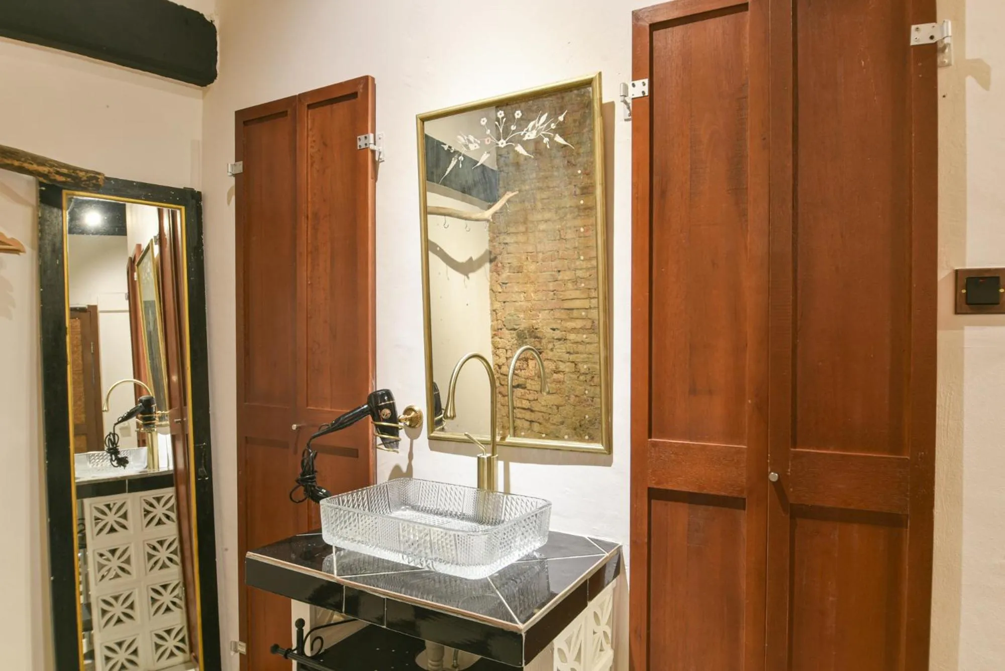 Bathroom in Ohana House HQ