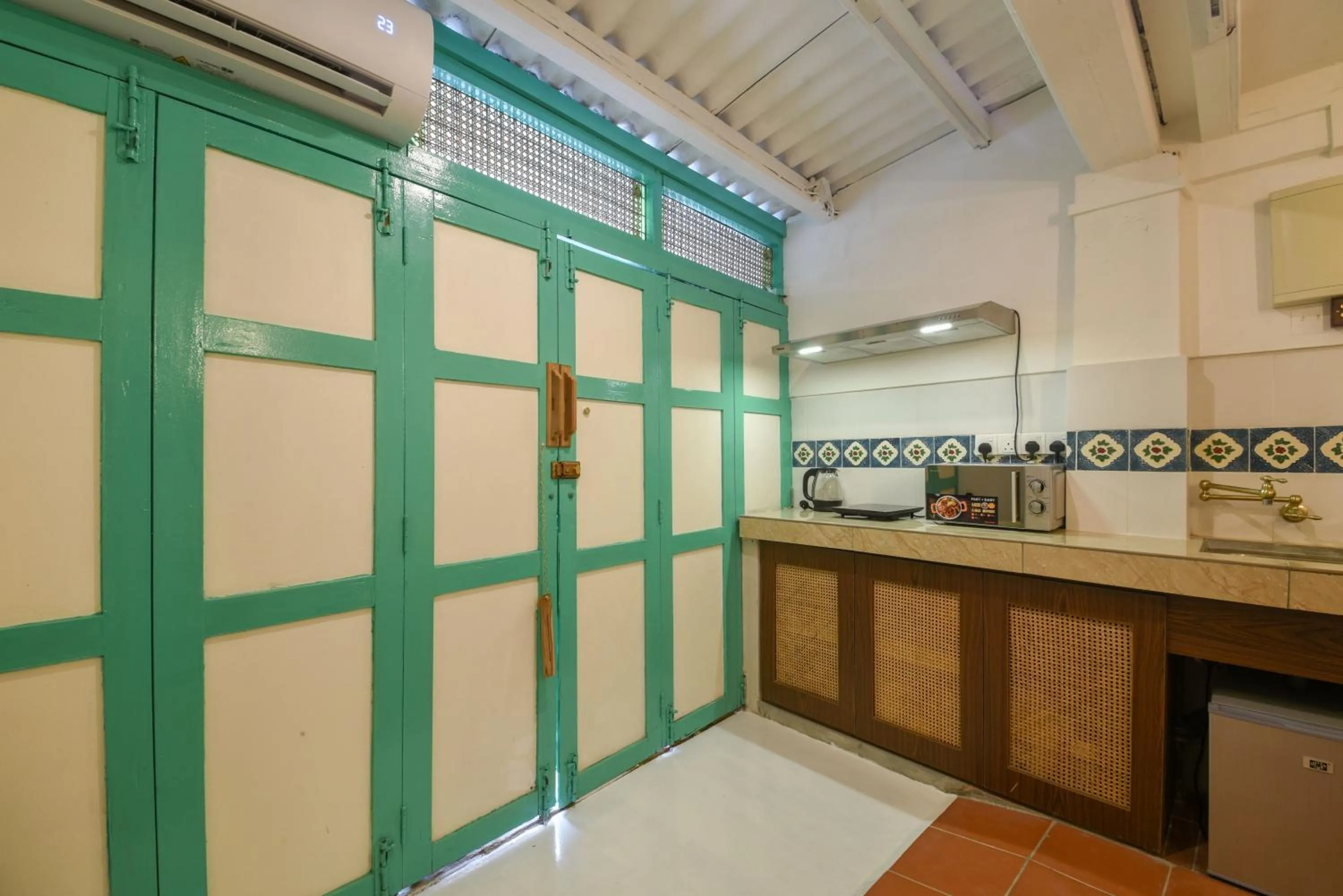 Kitchen or kitchenette in Ohana House HQ