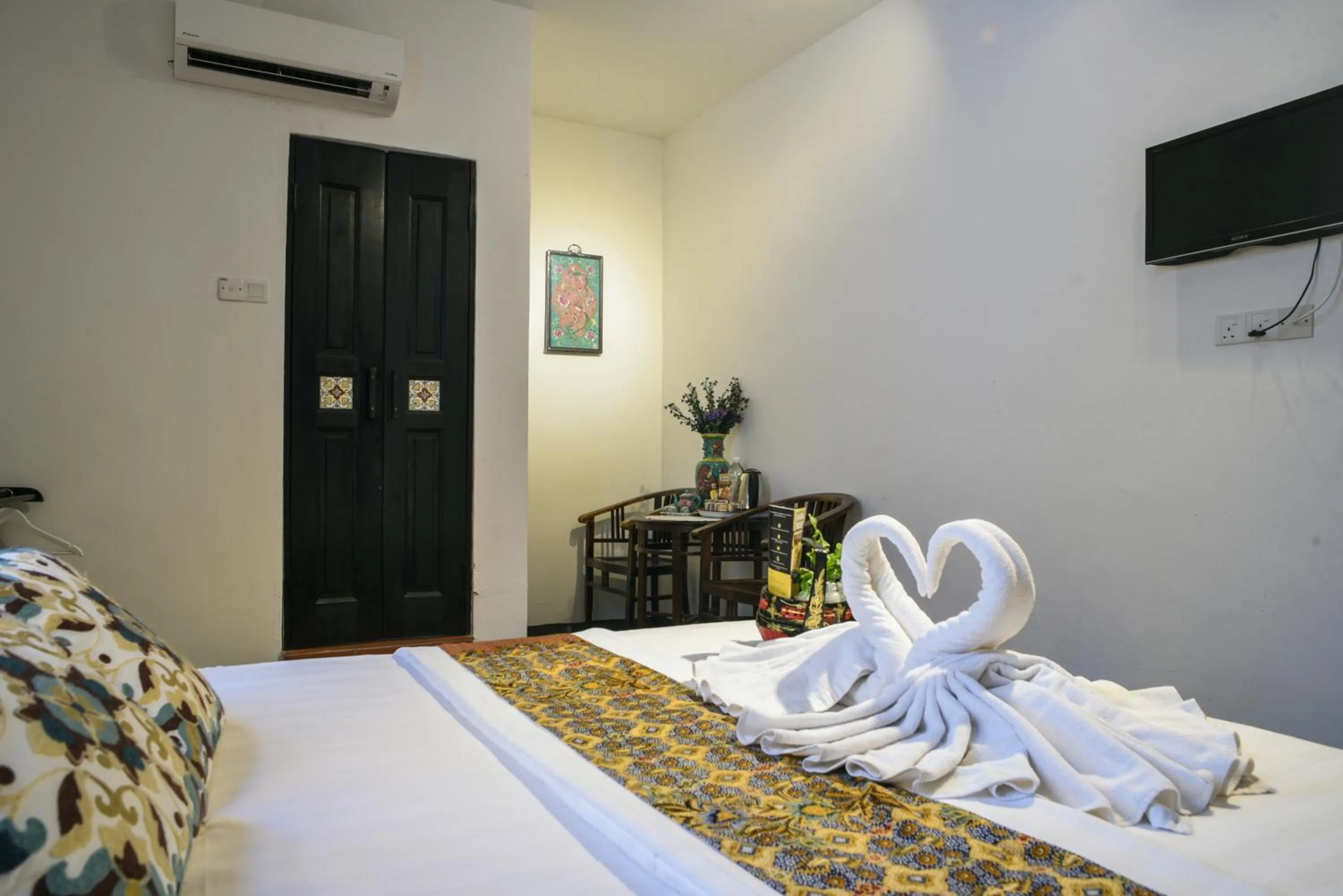 Bed in Ohana House HQ