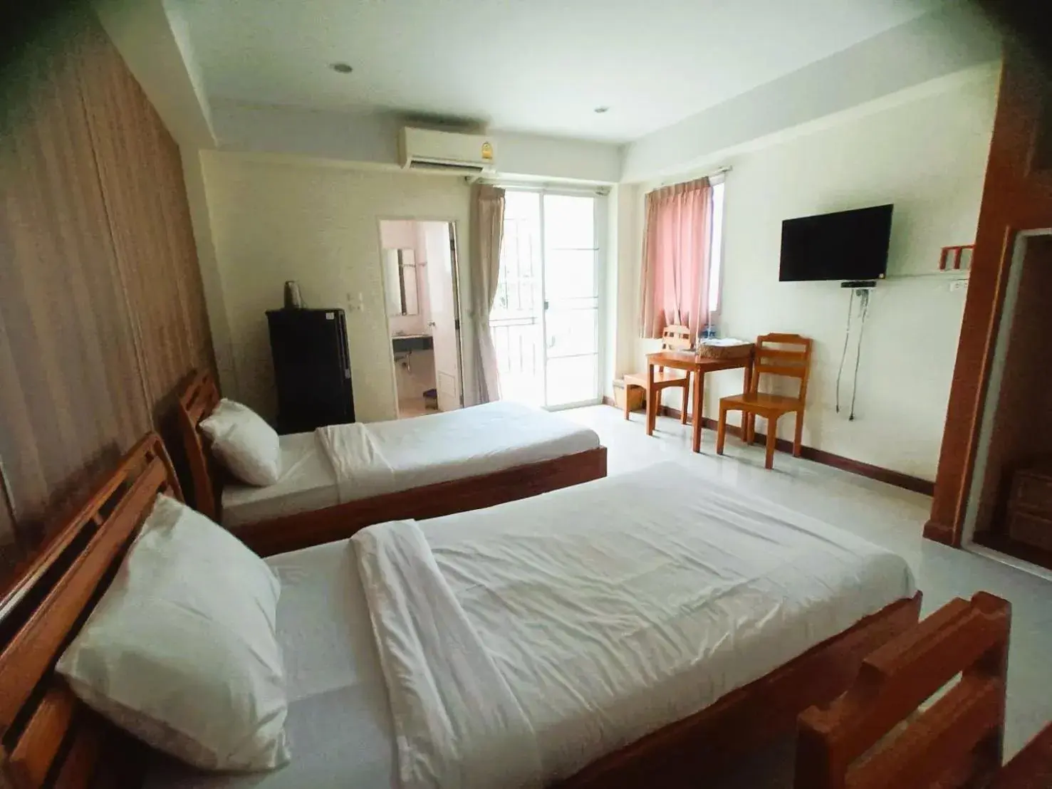Standard Twin Room in Grand Lopburi Standard Twin Room in Grand Lopburi