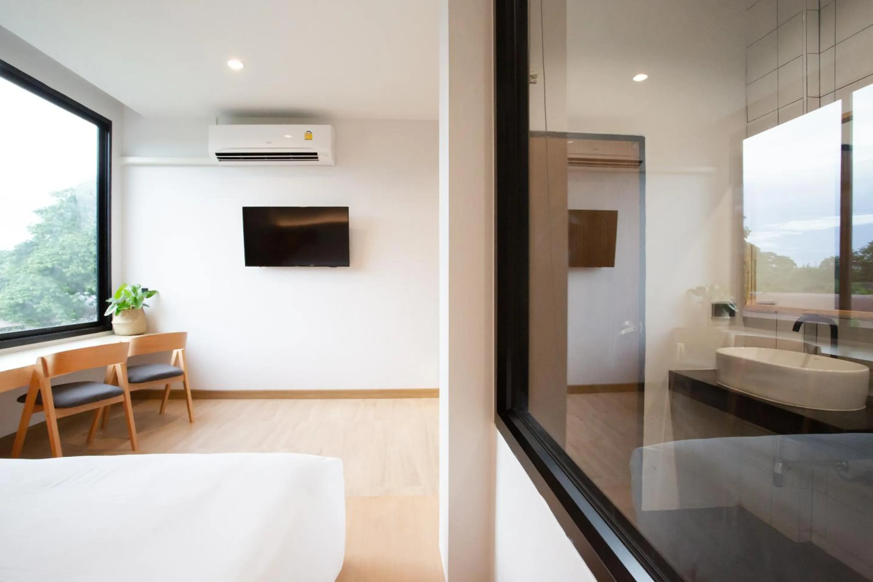 TV and multimedia in Karpenter Lampang