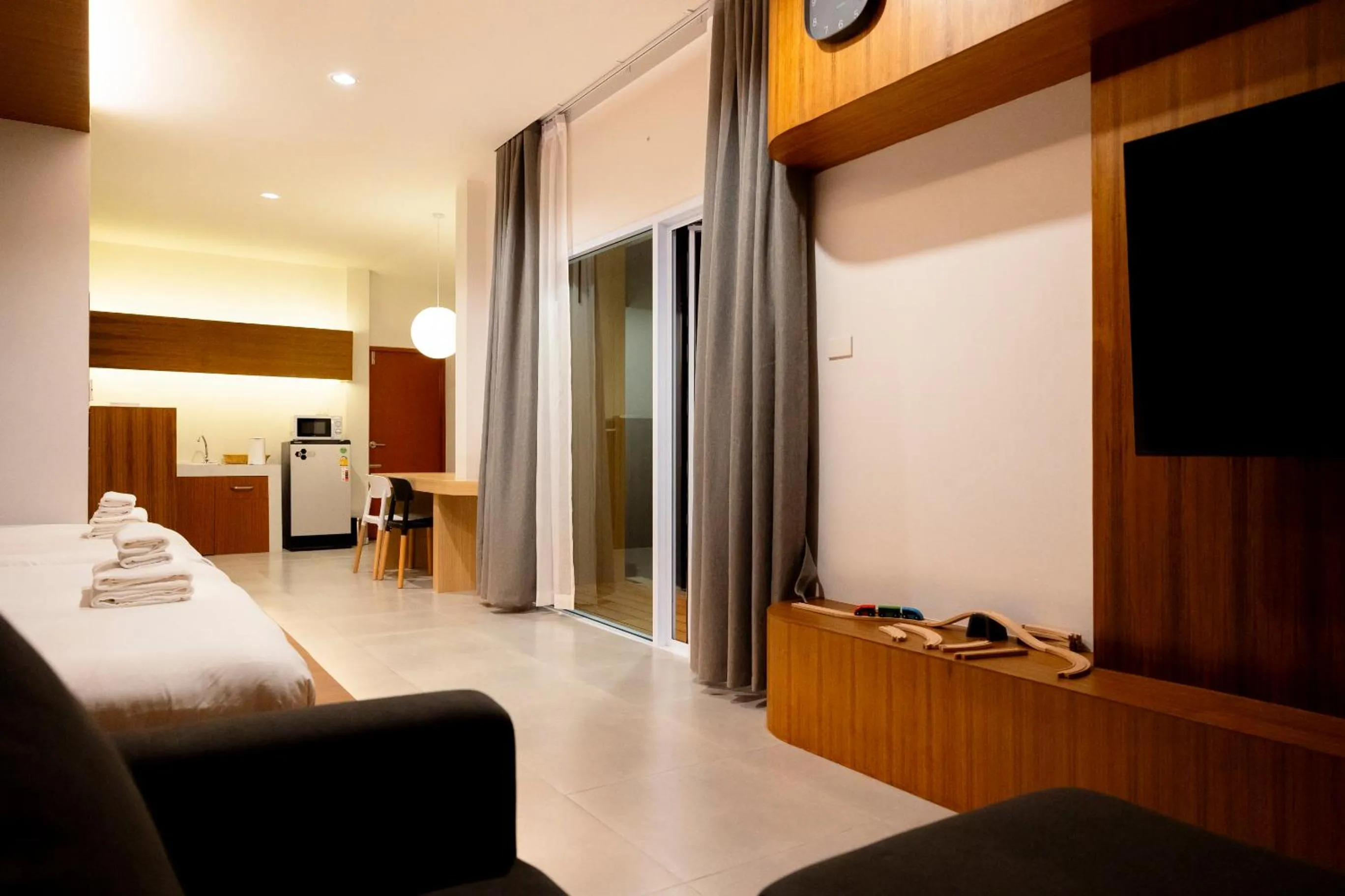 Photo of the whole room, Bed in Karpenter Lampang