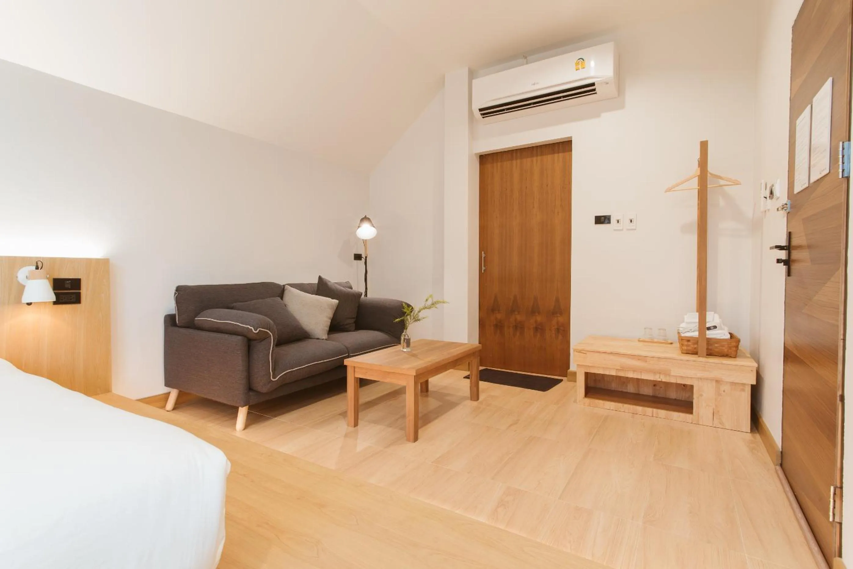 hair dresser, Bed in Karpenter Lampang