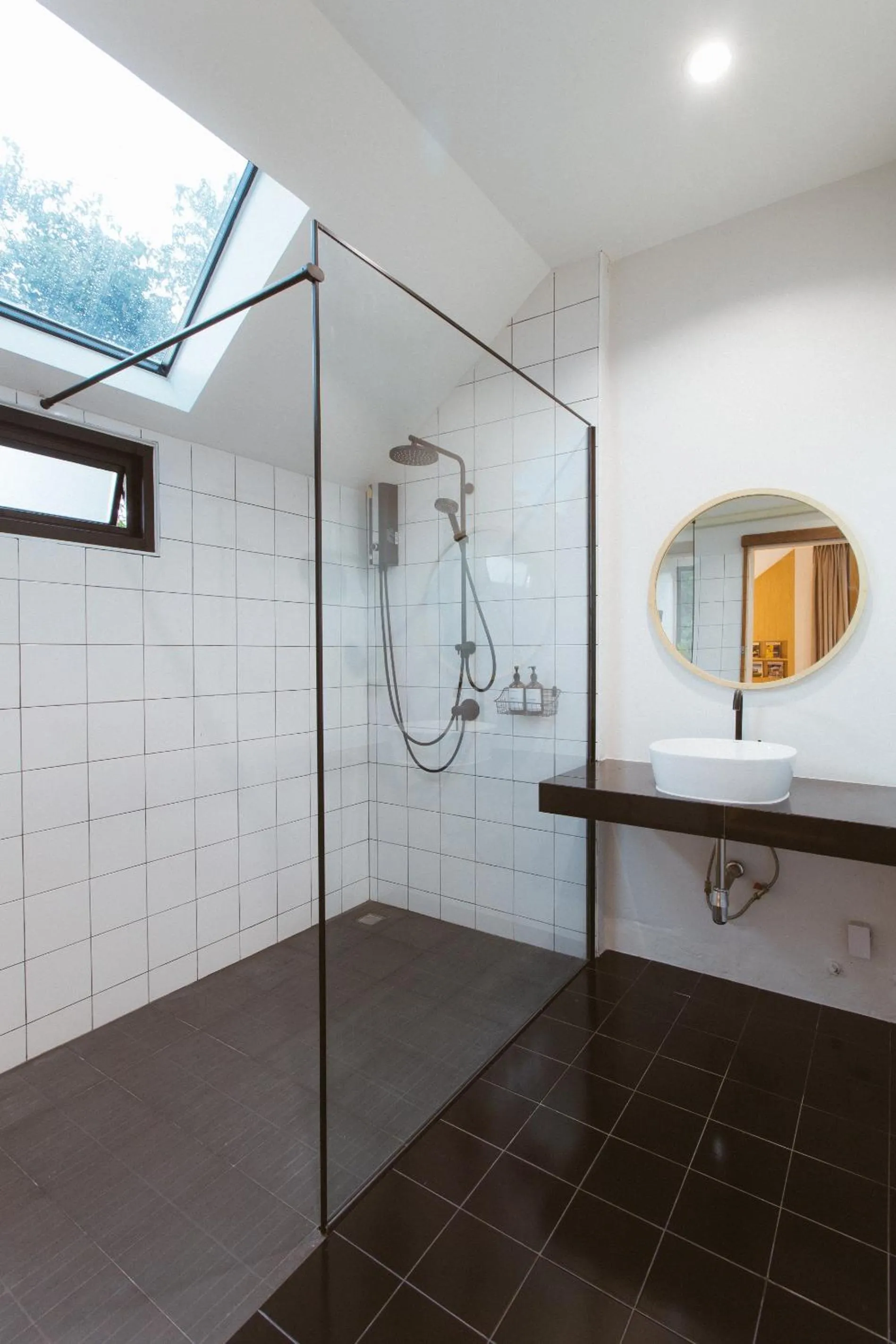 Bathroom in Karpenter Lampang