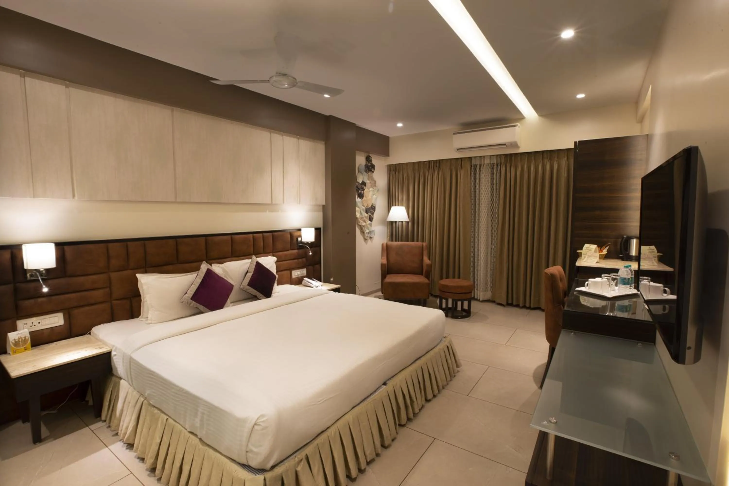 Bedroom, Bed in The Flora Grand, Vasco, Goa