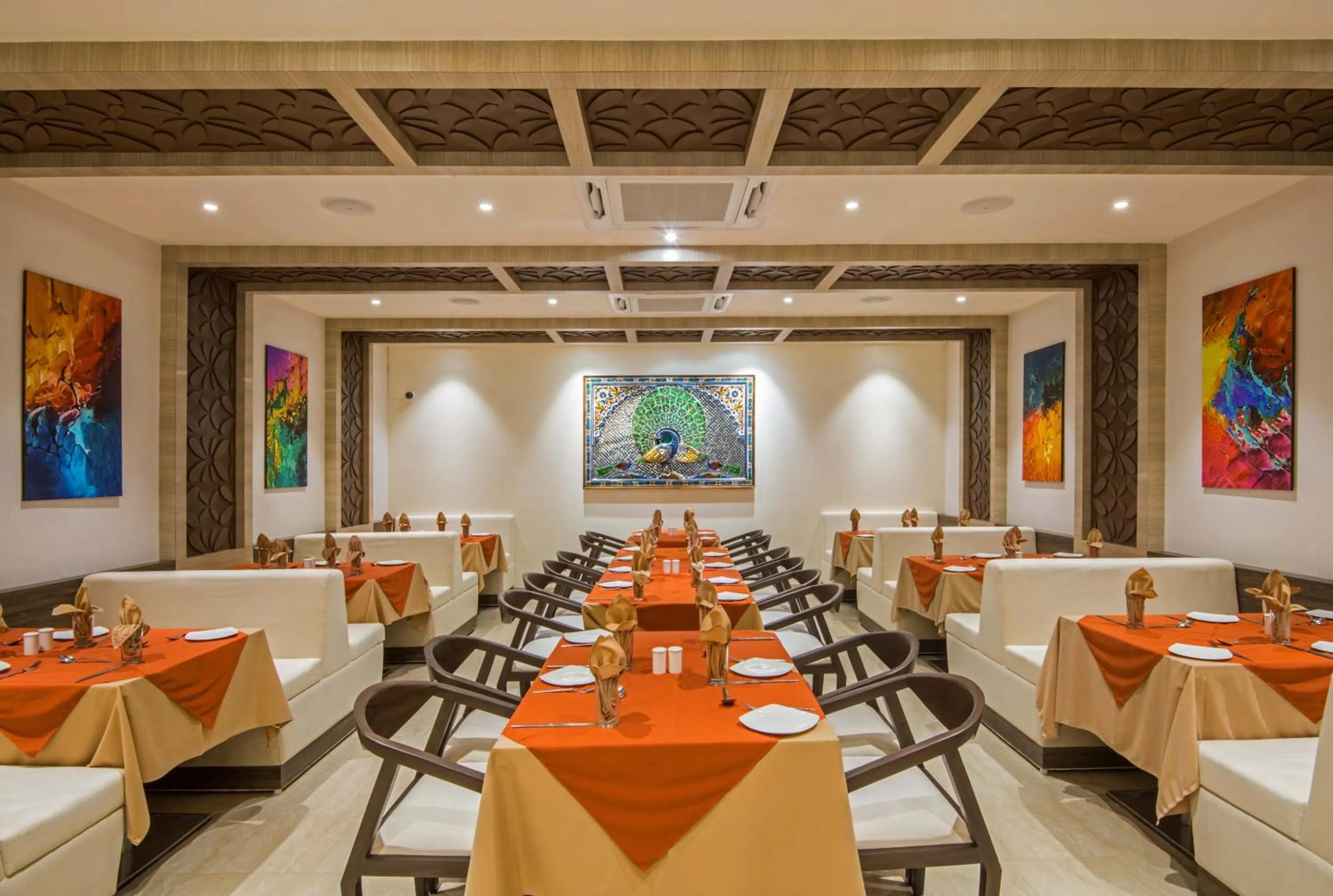 Restaurant/places to eat in Kalinga Hotel