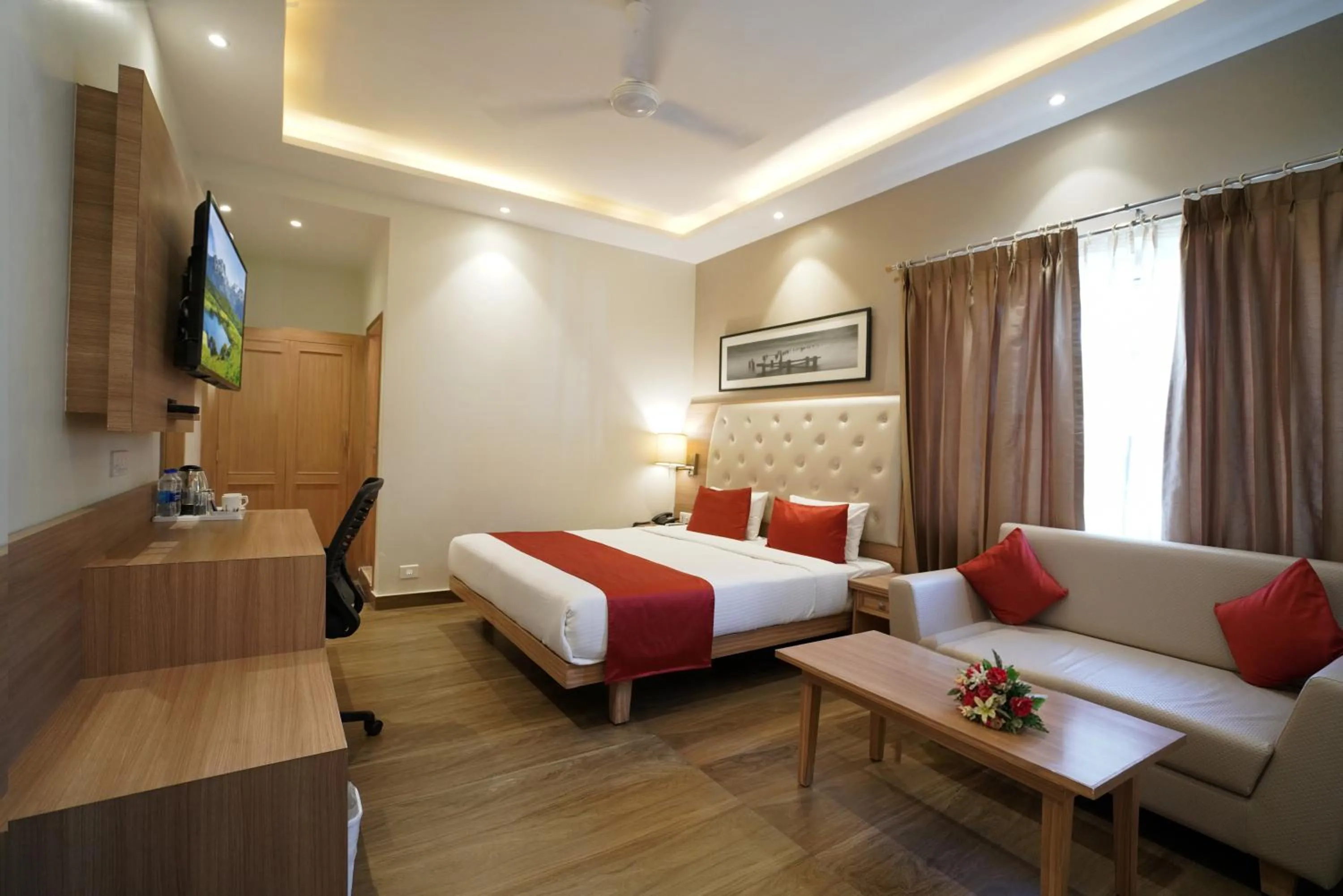 Bedroom, Bed in Kalinga Hotel