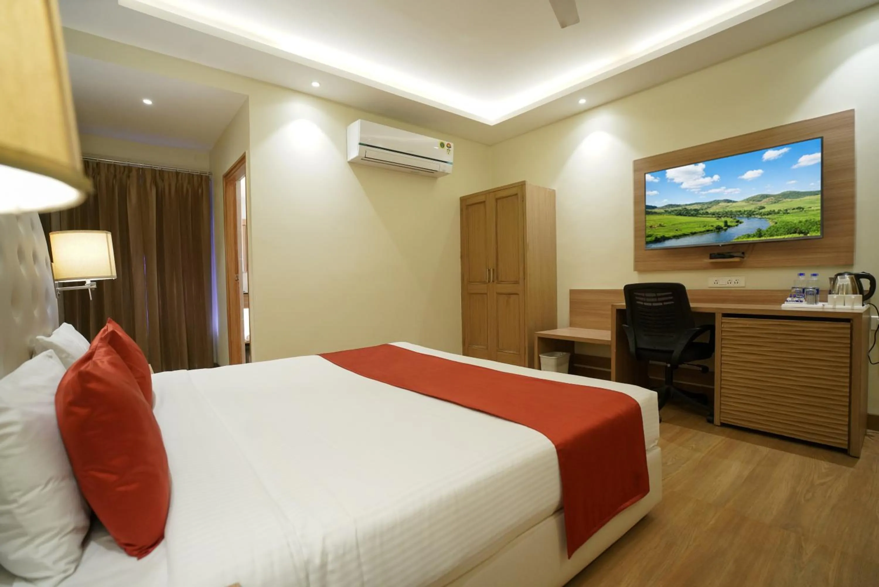 Bedroom, Bed in Kalinga Hotel